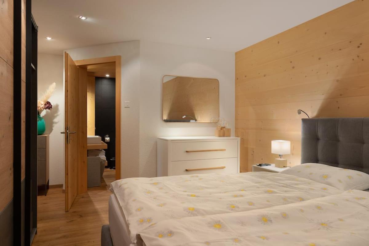 Delightfully Presented Flat with Amazing Views