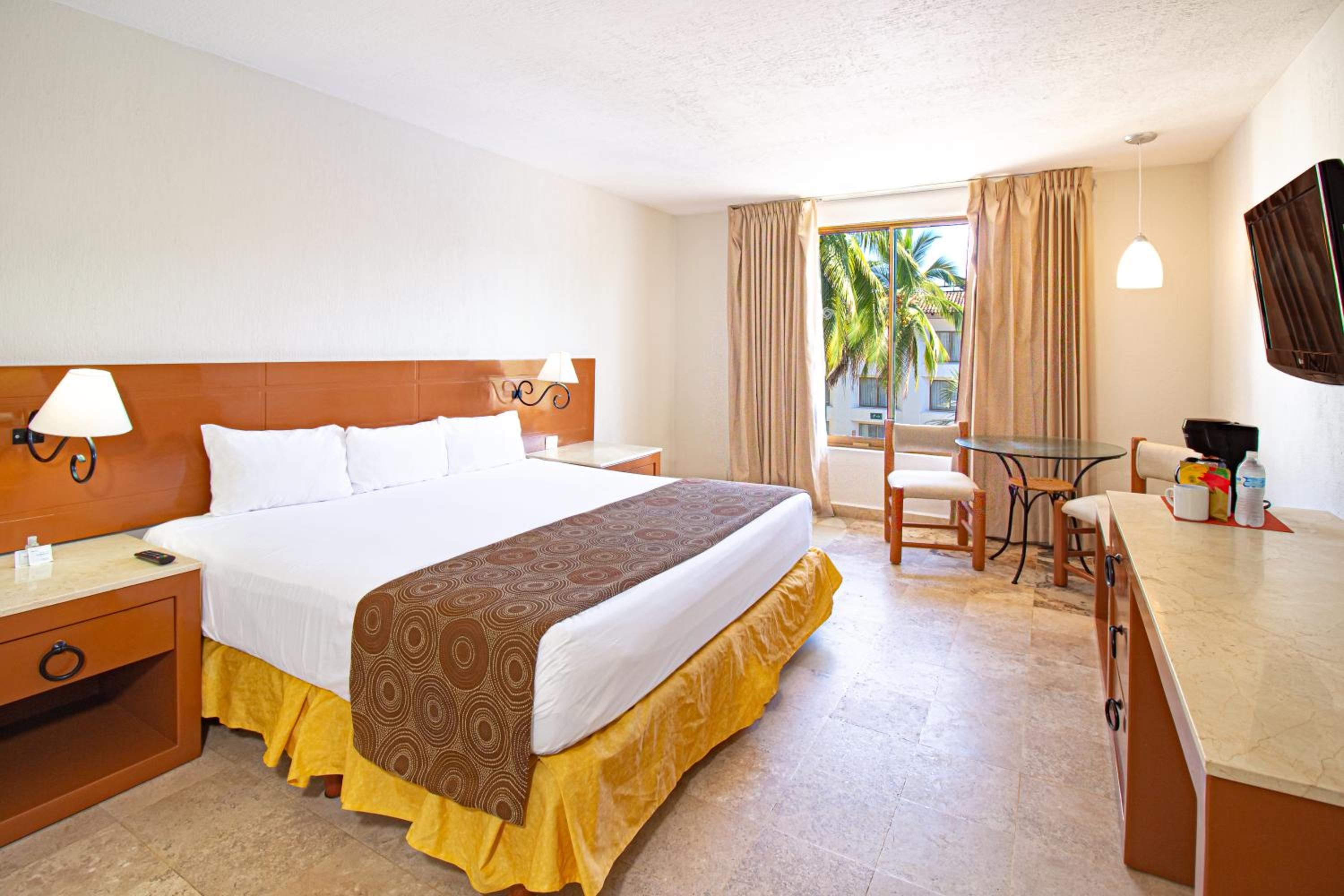 Puerto Vallarta Vacations - Plaza Pelicanos Club Beach Resort All Inclusive - Property Image 21