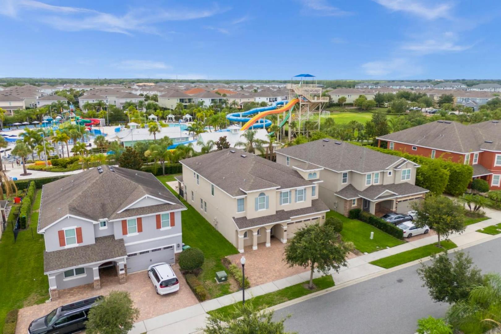 Your Dream Vacation Awaits Family 10-Bd Villa