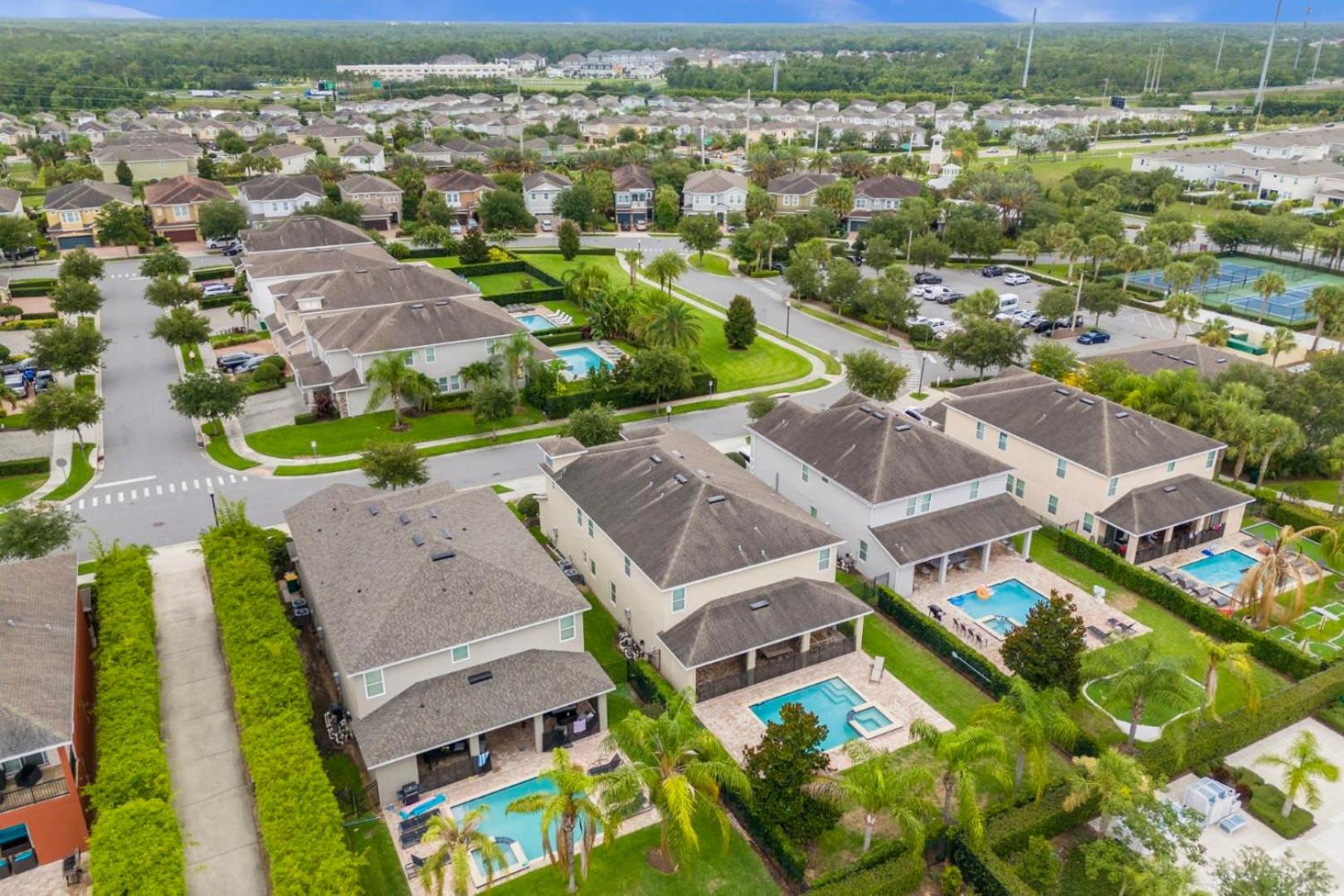 Your Dream Vacation Awaits Family 10-Bd Villa