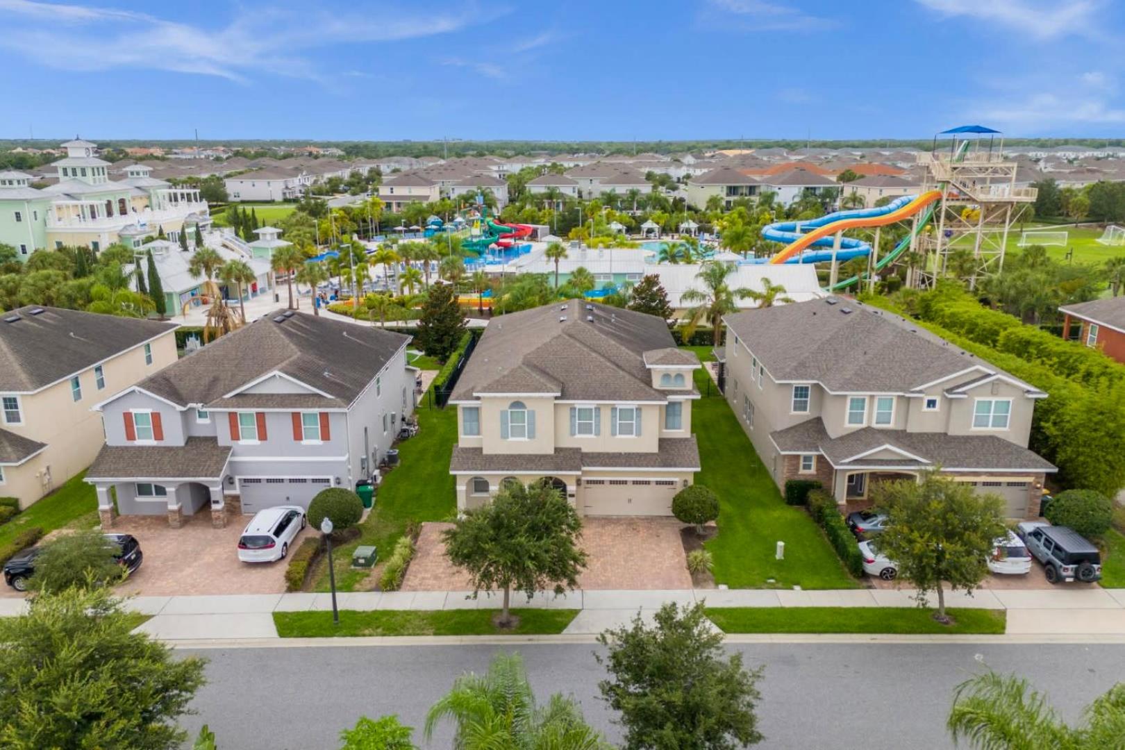 Your Dream Vacation Awaits Family 10-Bd Villa
