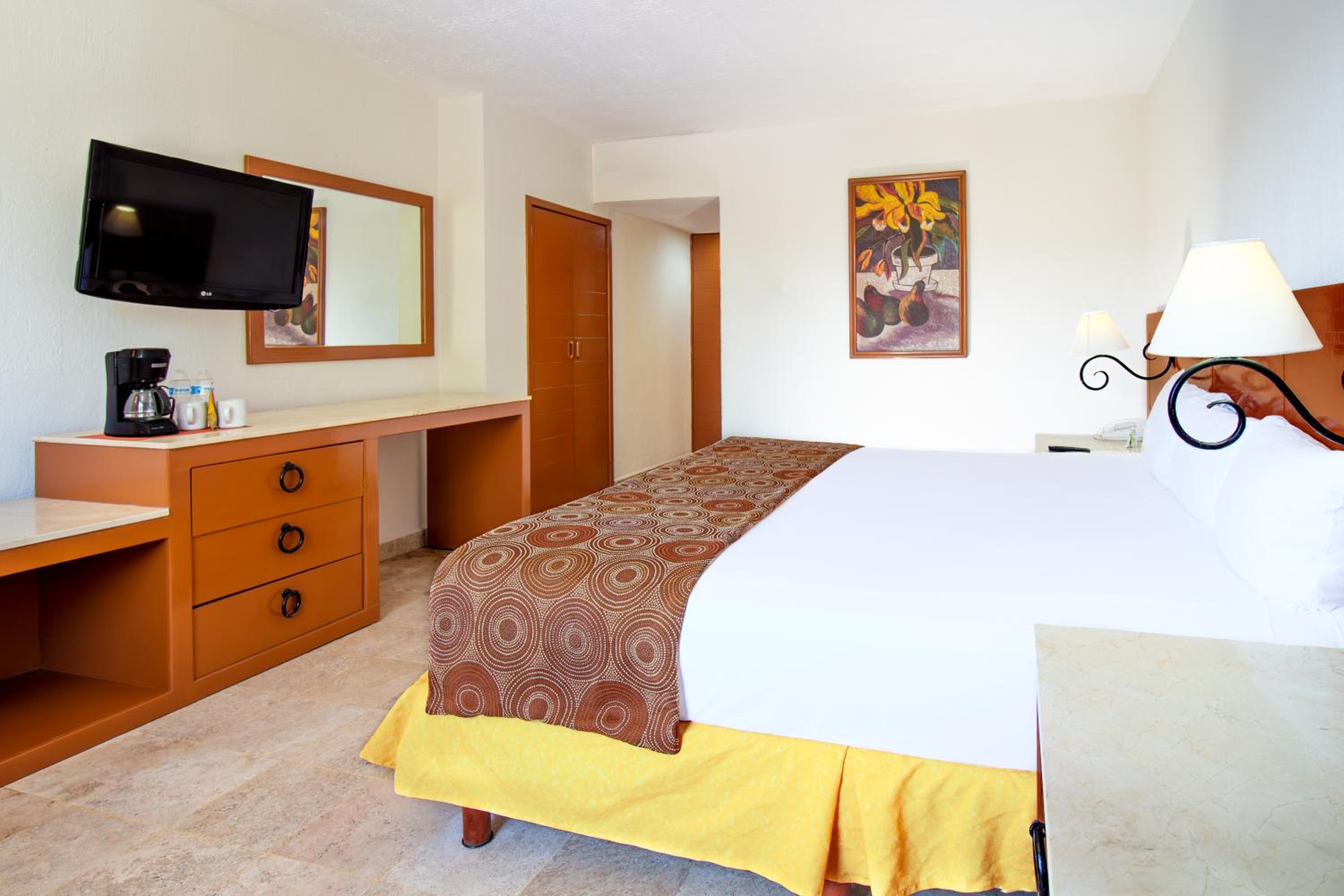 Puerto Vallarta Vacations - Plaza Pelicanos Club Beach Resort All Inclusive - Property Image 23