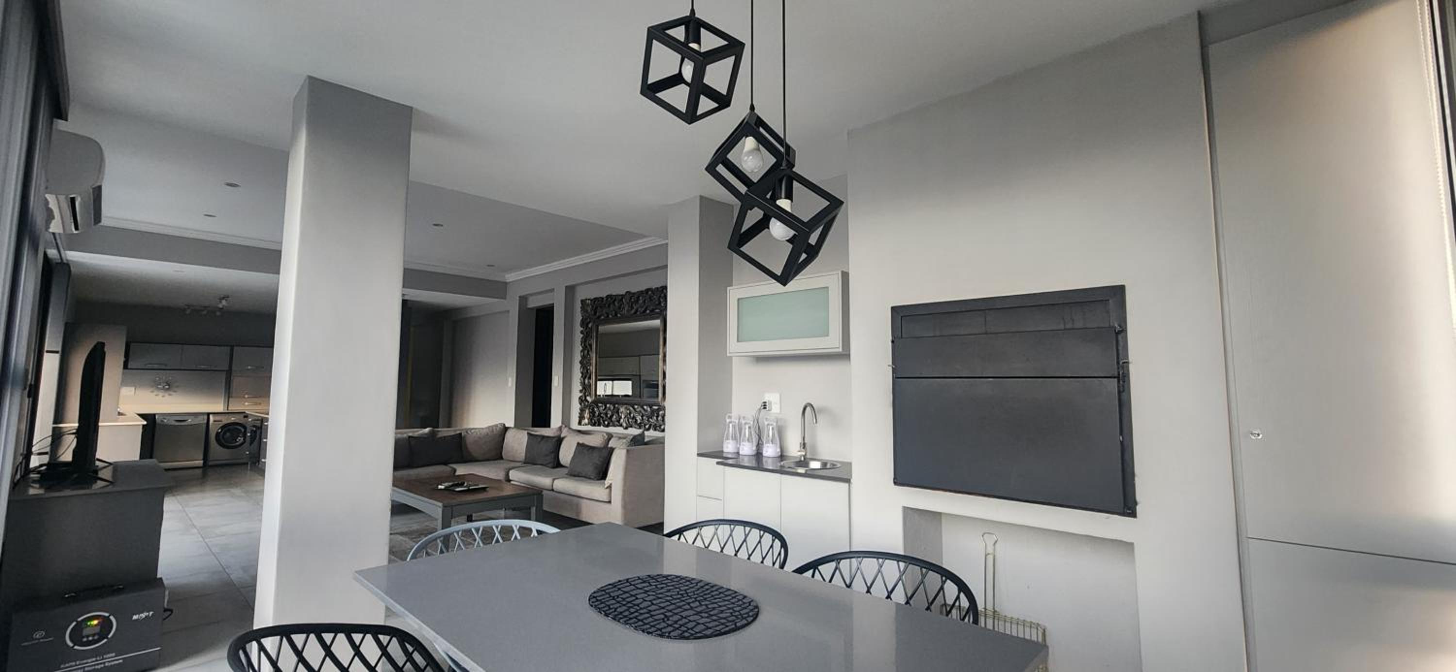85th on Wigget unit 10, Apartment with private splash pool view 3