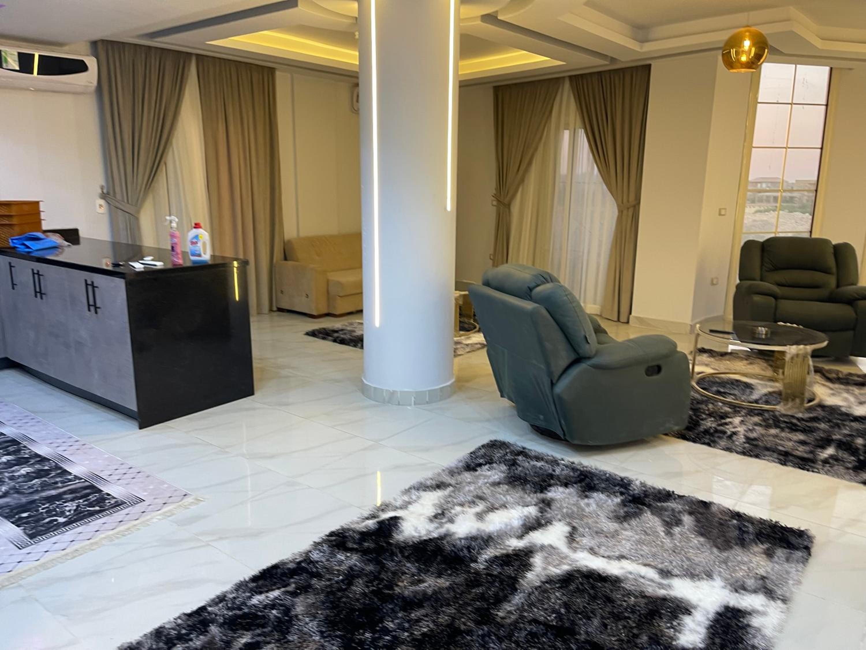 شقة فندقية غرفتين بكمبوند قرب ميدان جهينة