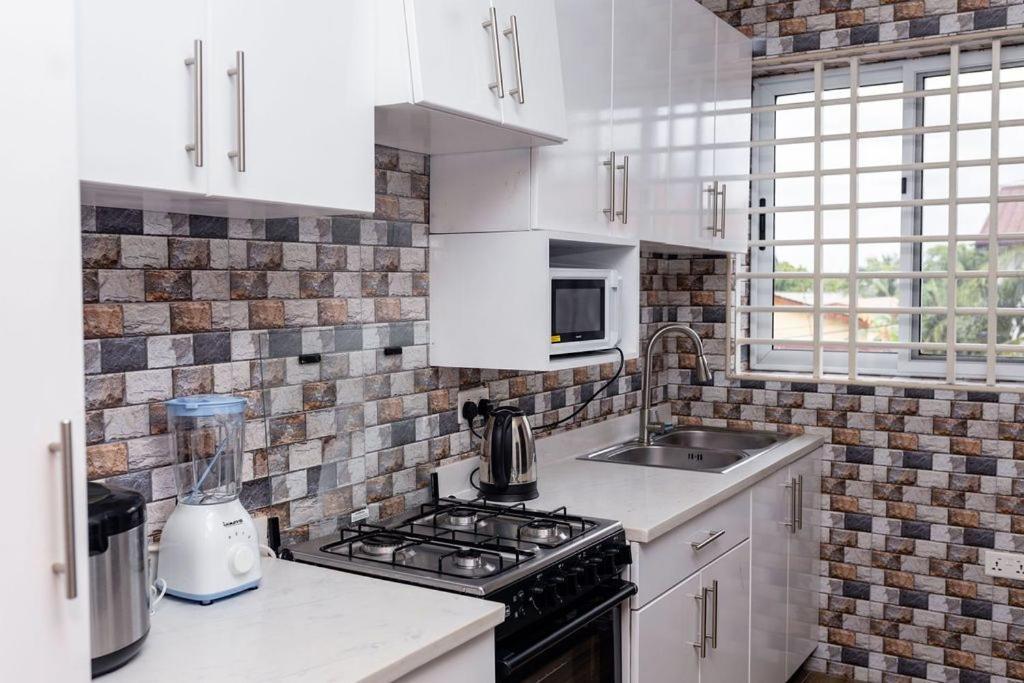 Richview Luxury Apartment