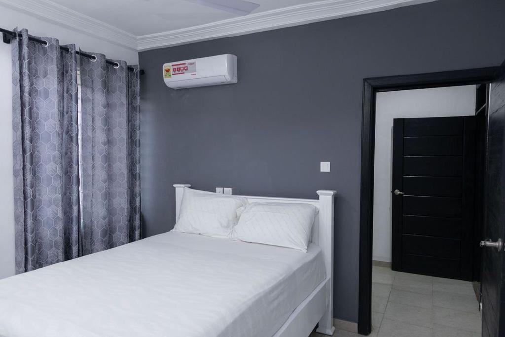 Richview Luxury Apartment