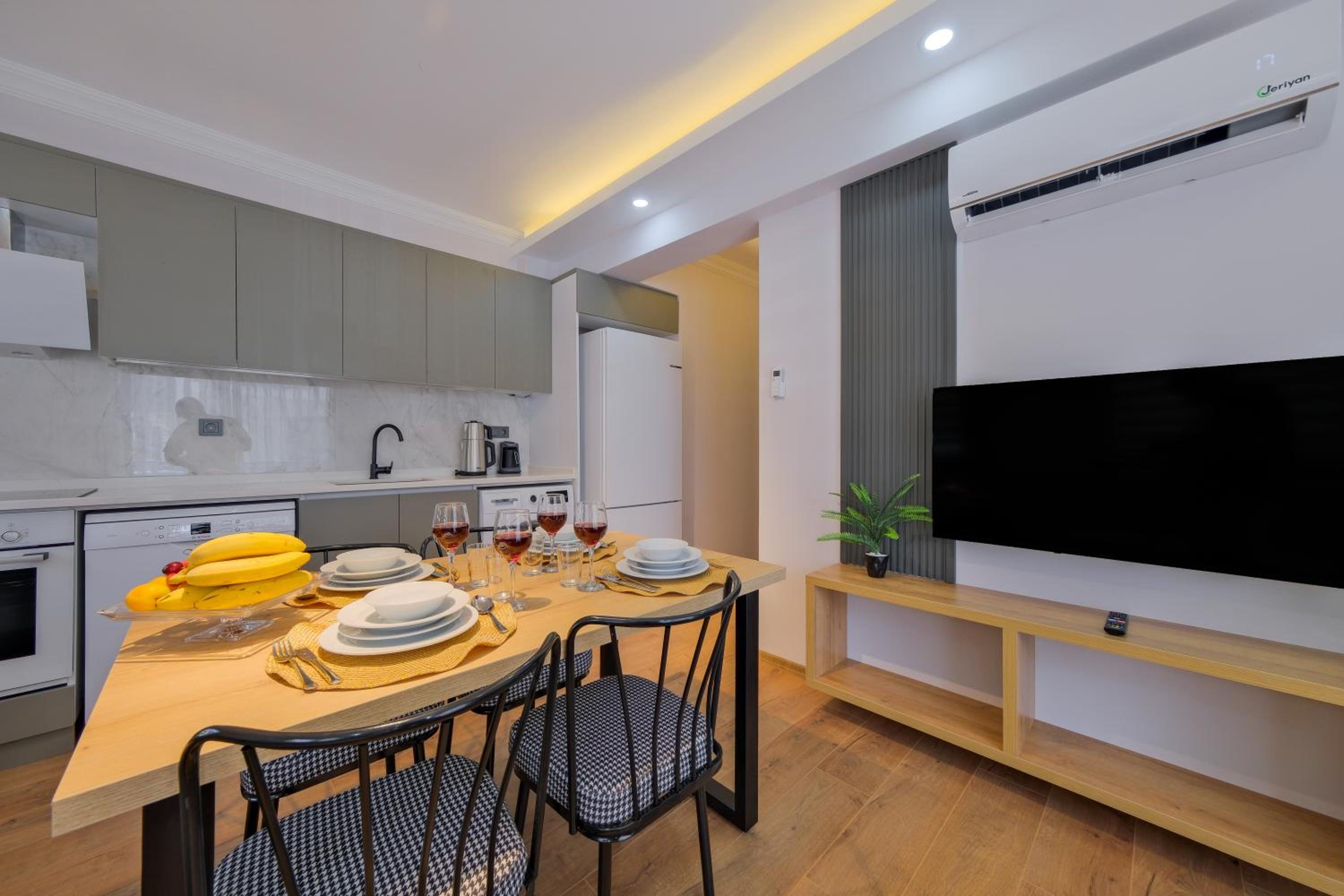 Light Apartments