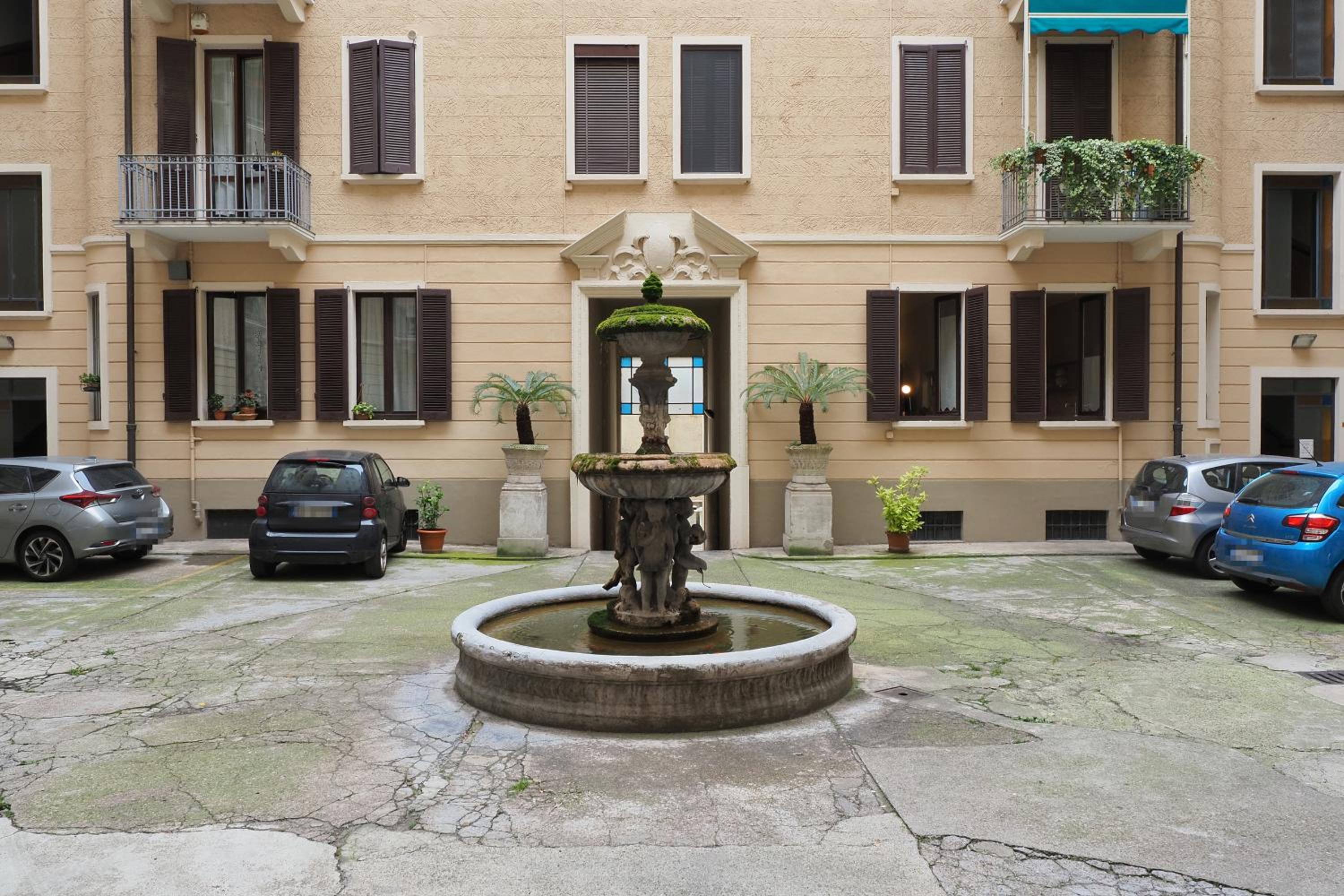 PrimoPiano - Piazza Napoli