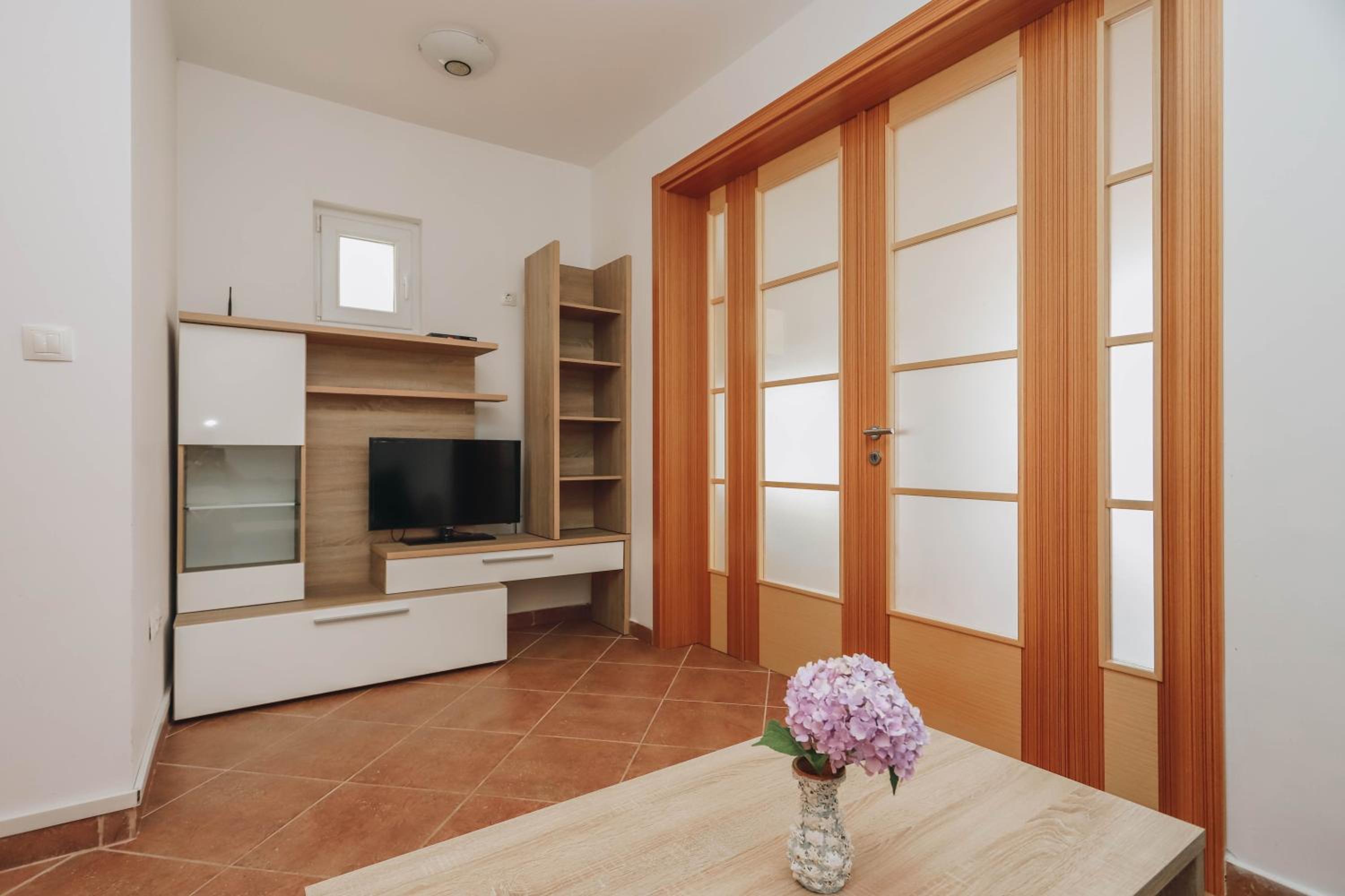 Duplex 3 bedrooms on the first line in Petrovac view 4