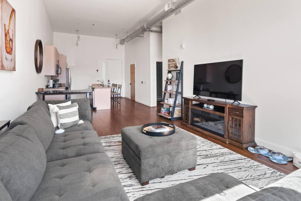 Stay In The Heart of NULU with Free Parking view 2