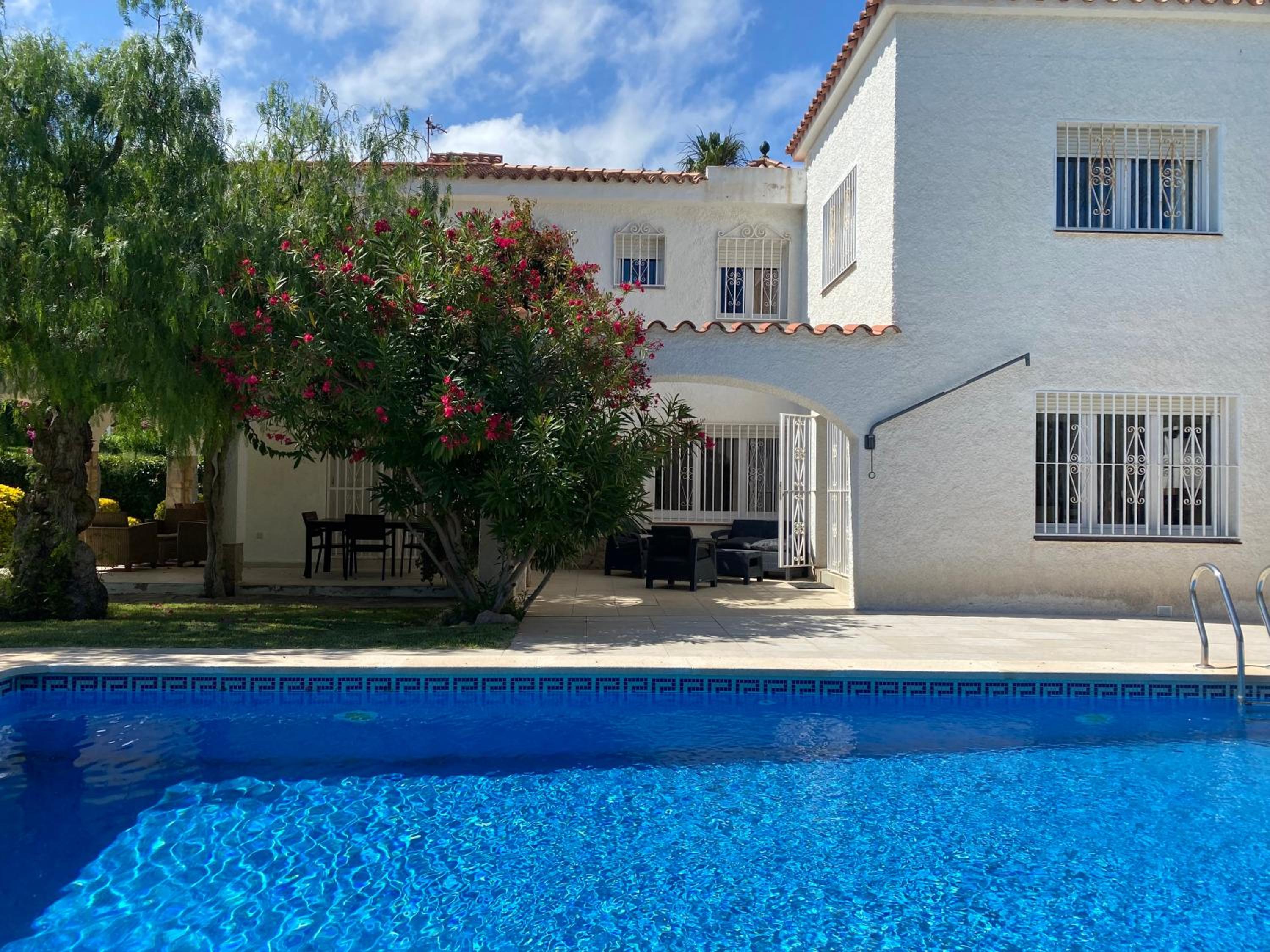 Alquiler Villa en la Playa de Cambrils para 10 personas con AC, parking y WIFI view 4