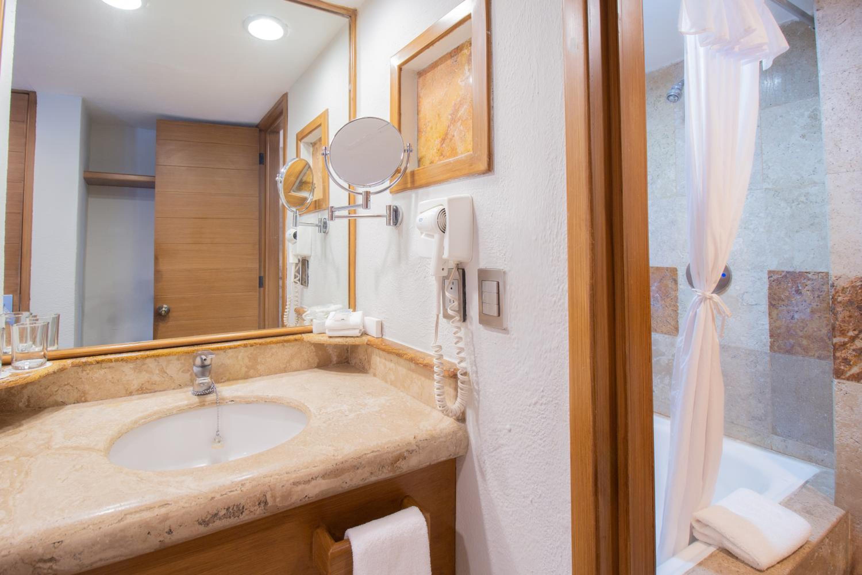 Puerto Vallarta Vacations - Plaza Pelicanos Club Beach Resort All Inclusive - Property Image 127