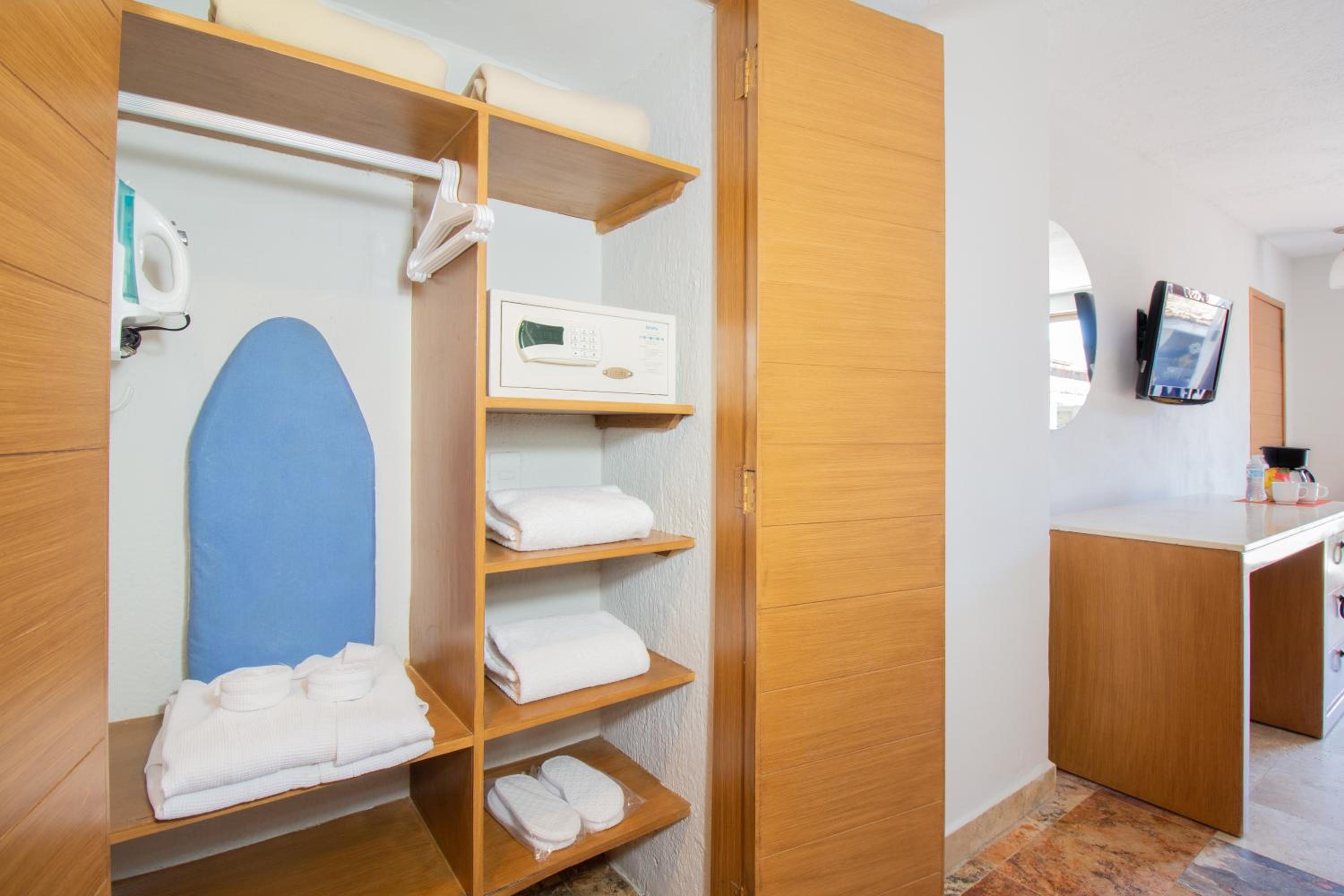 Puerto Vallarta Vacations - Plaza Pelicanos Club Beach Resort All Inclusive - Property Image 128