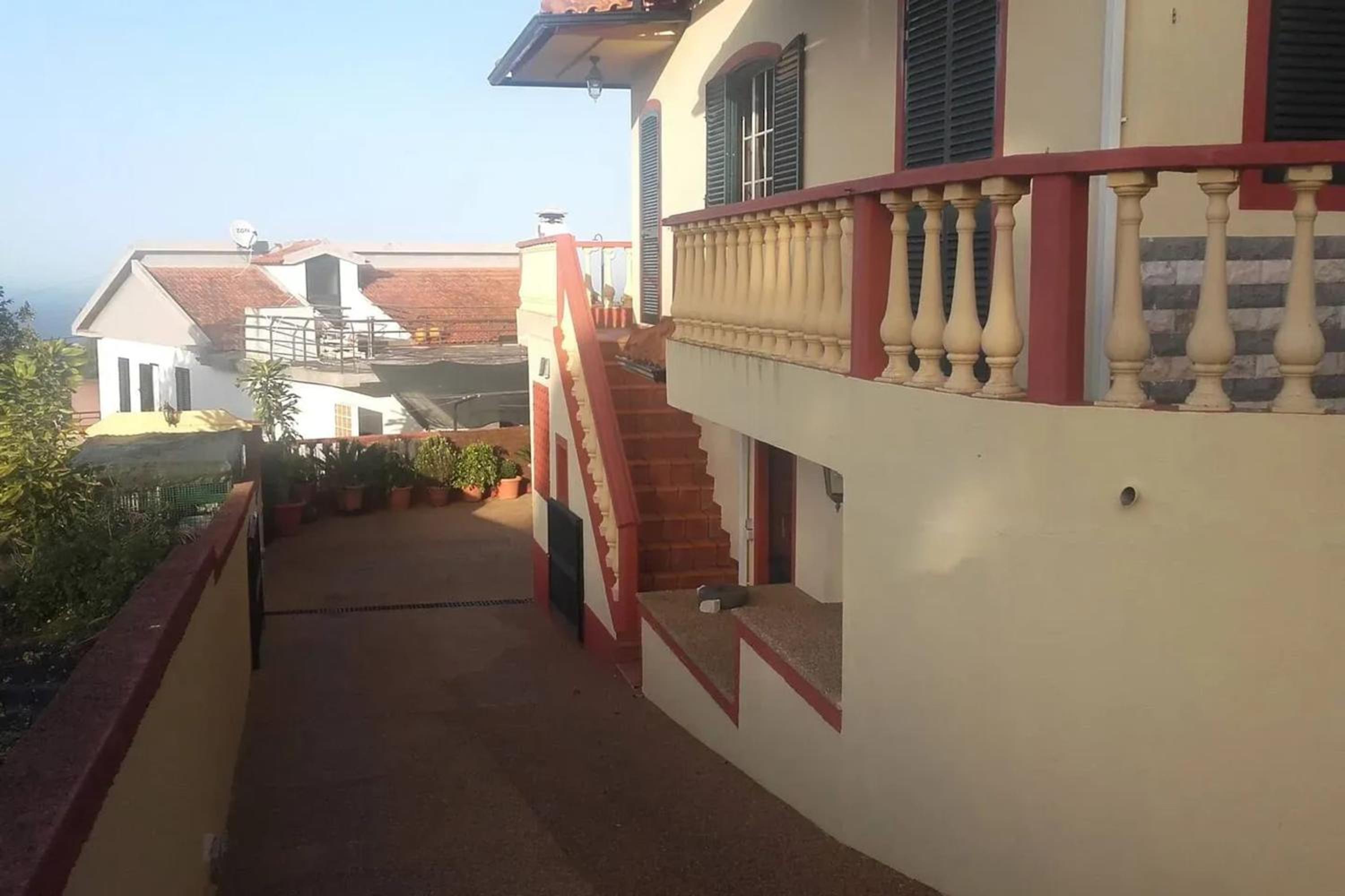 Charming House in Santana with Sea View