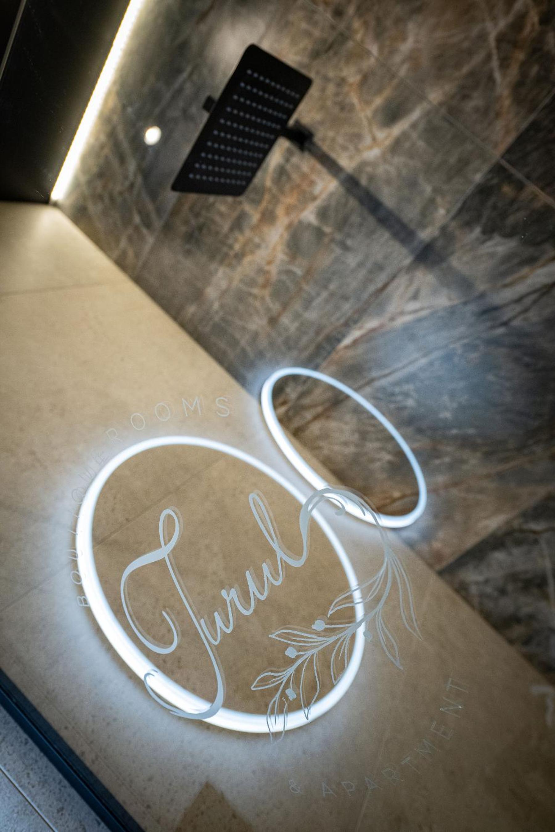 Turul Boutique Rooms & Apartment
