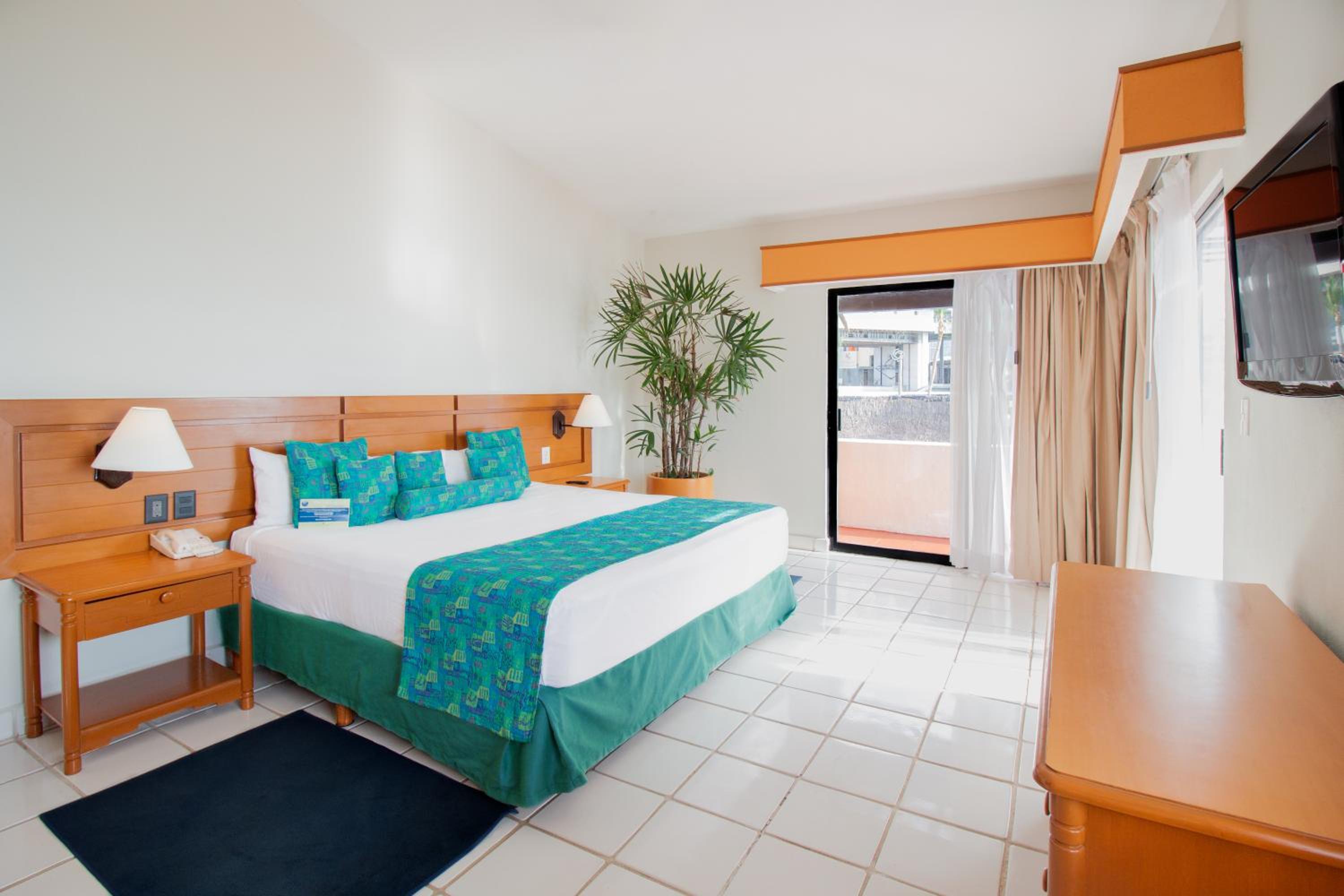 Puerto Vallarta Vacations - Plaza Pelicanos Club Beach Resort All Inclusive - Property Image 135