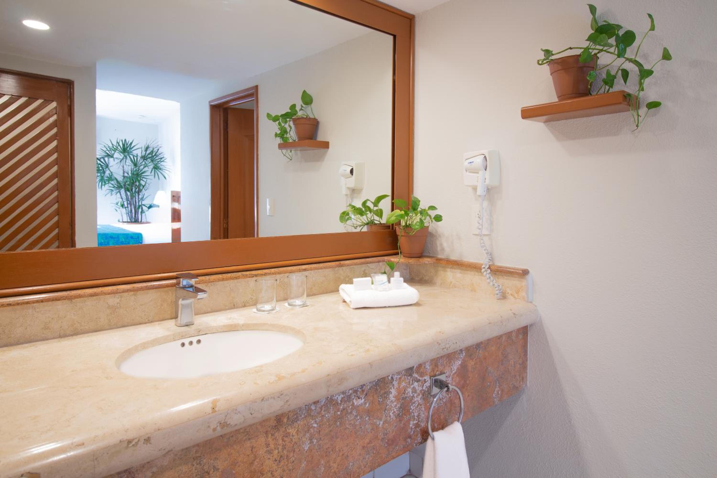 Puerto Vallarta Vacations - Plaza Pelicanos Club Beach Resort All Inclusive - Property Image 136