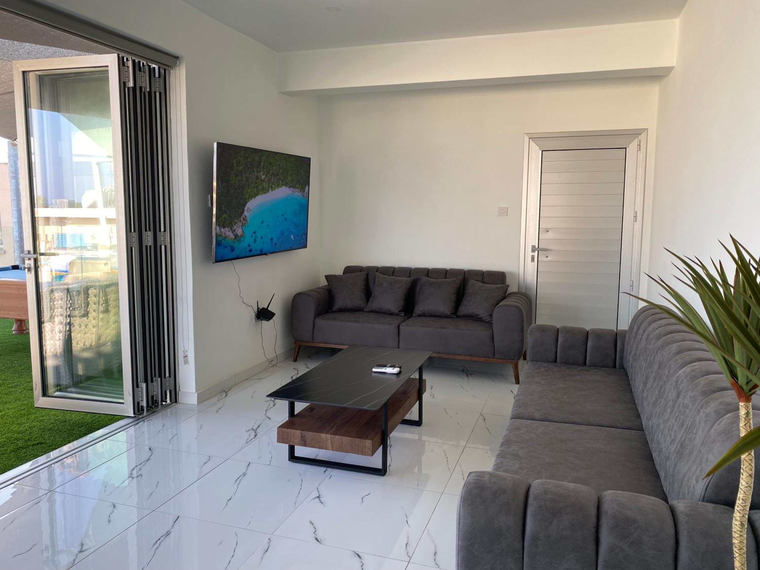 Sant Central Deluxe Apartments