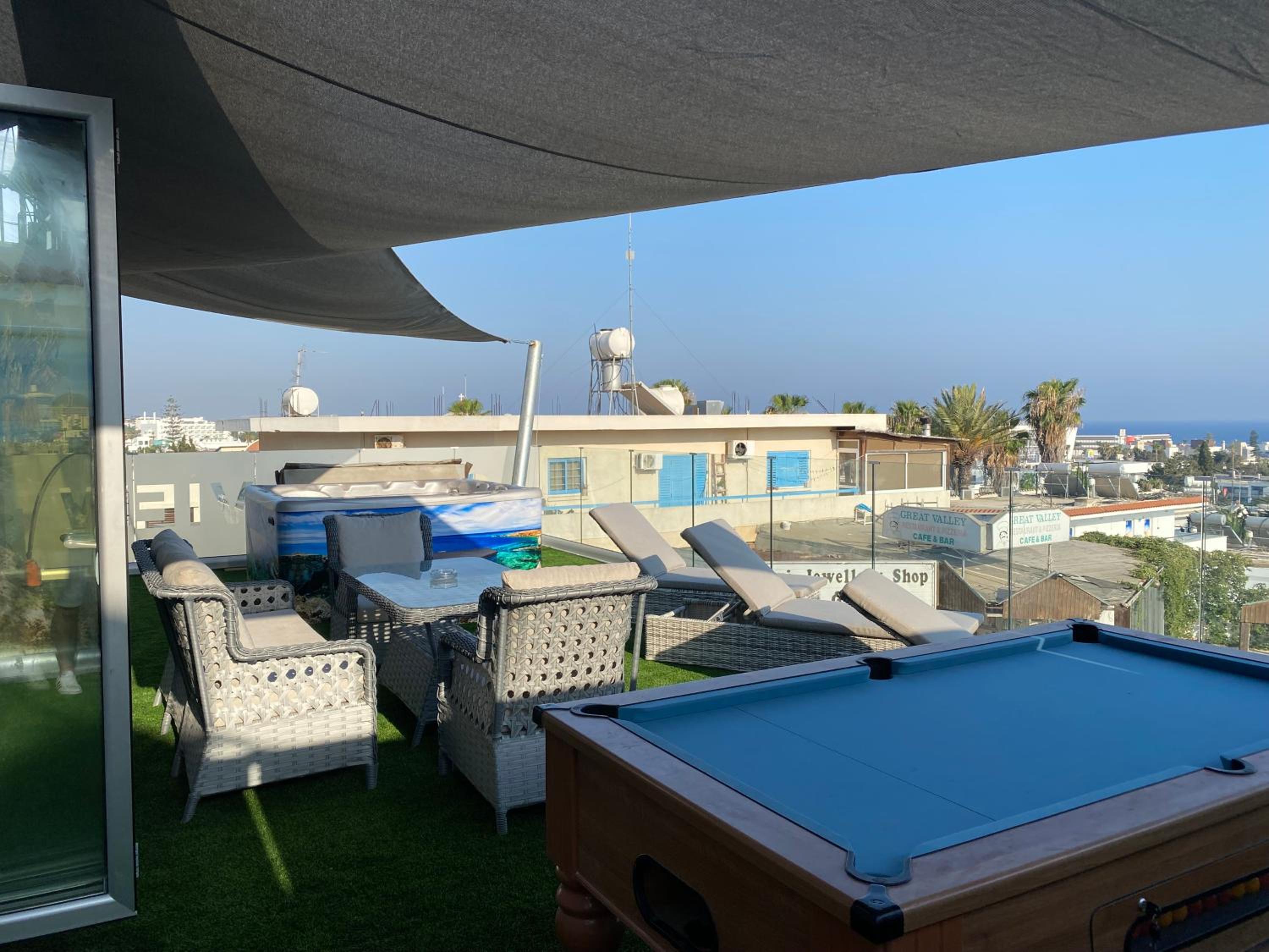 Sant Central Deluxe Apartments