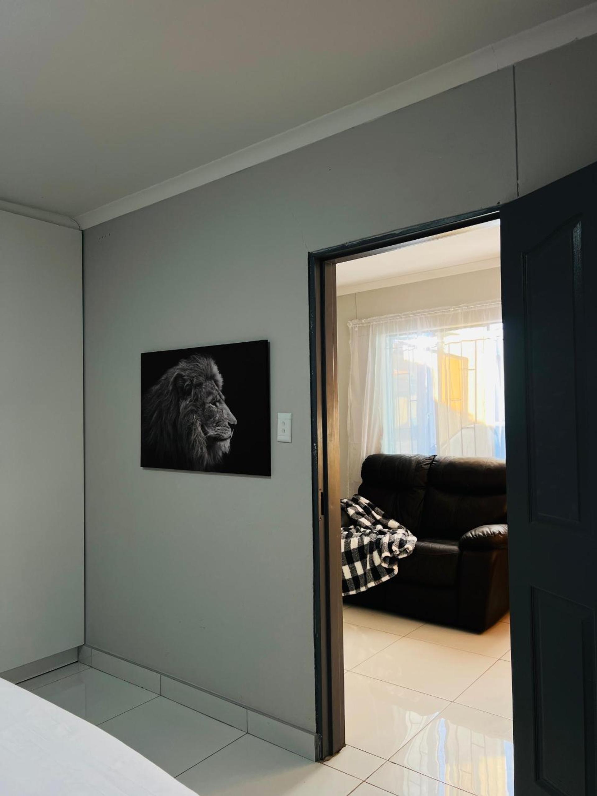 Easy Living Apartment