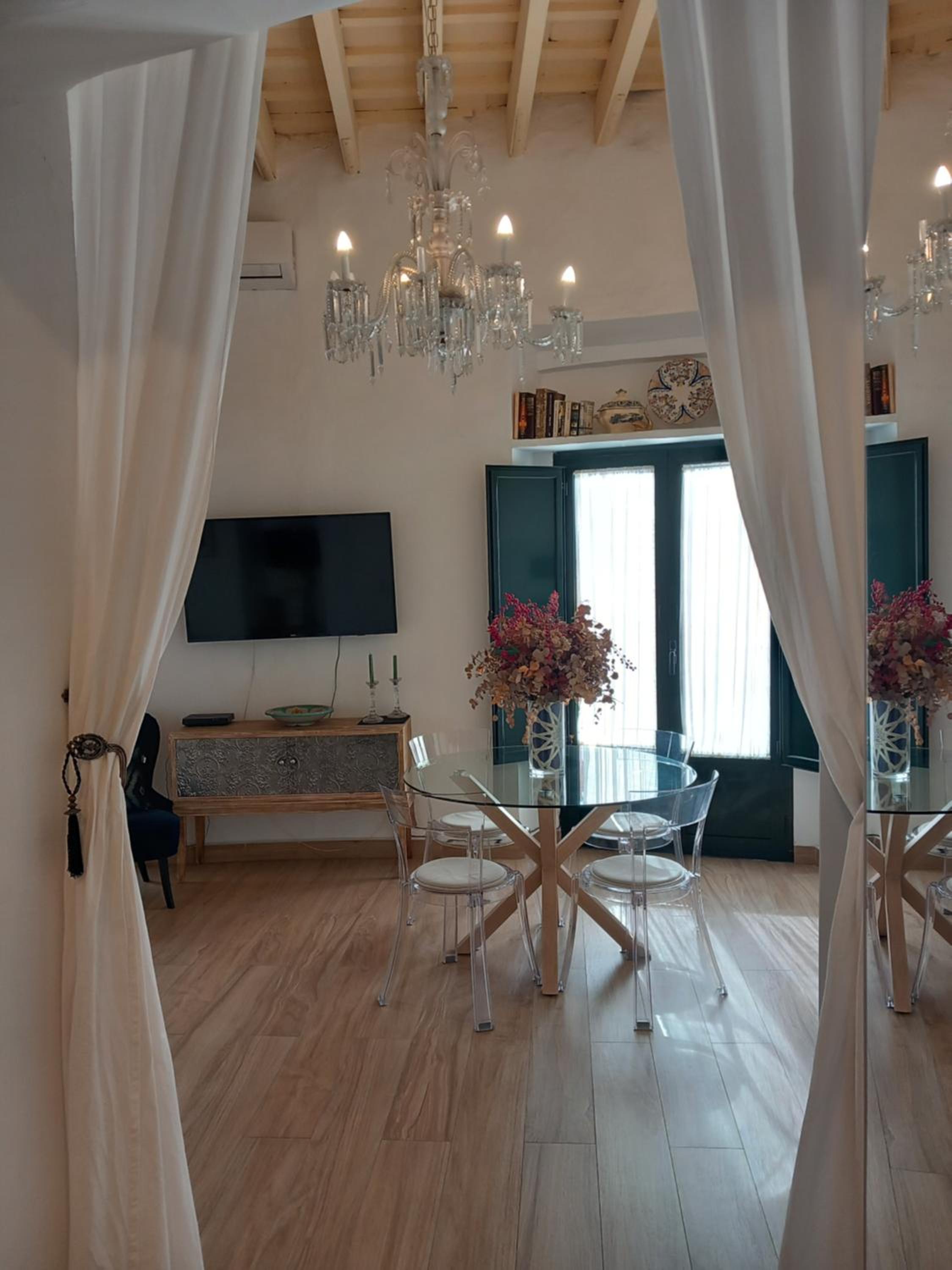 Casa Mora Triana
