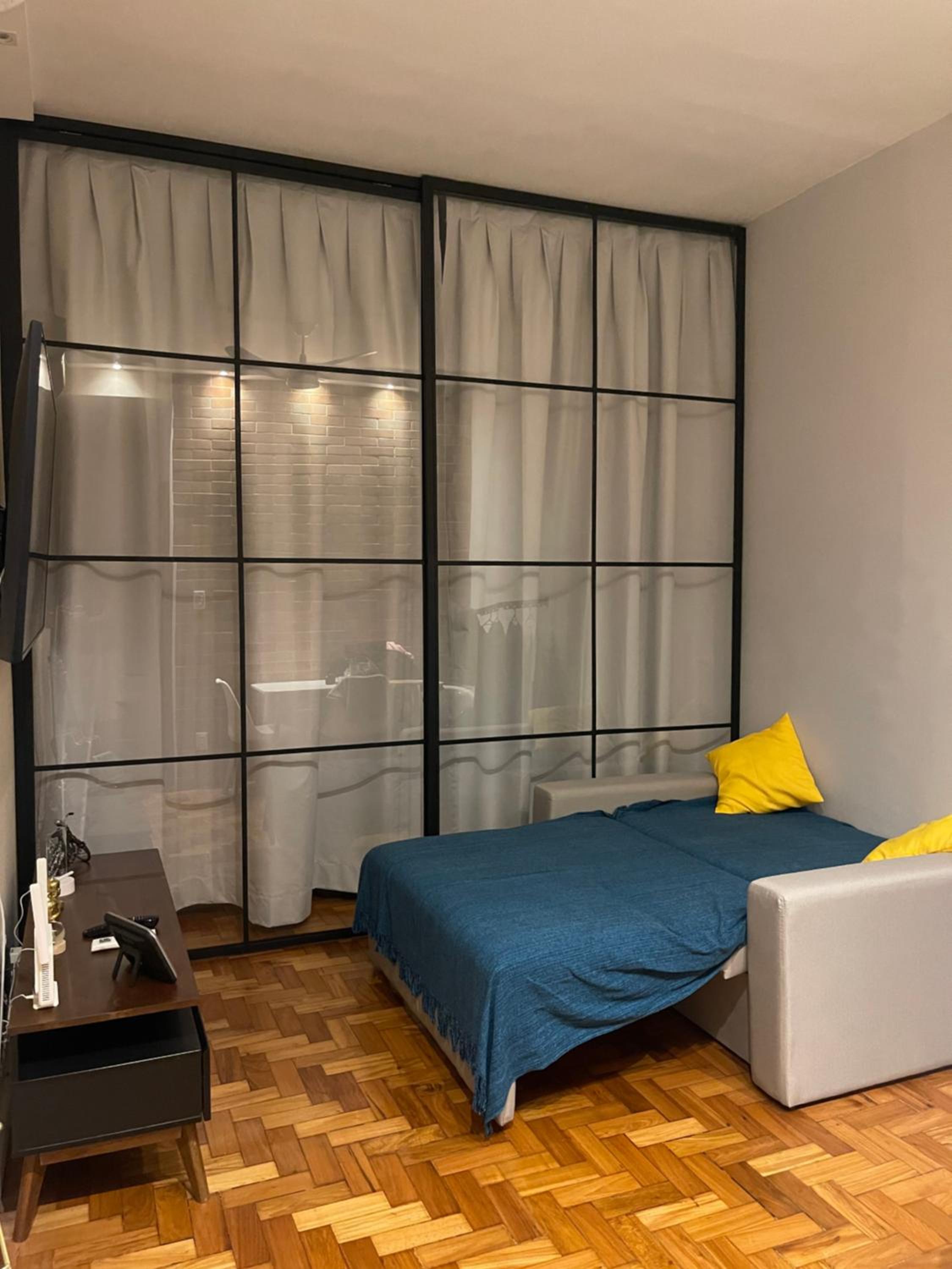 Quadra praia! Loft industrial requintado NOVO para 4 pessoas vizinho COPACABANA PALACE!