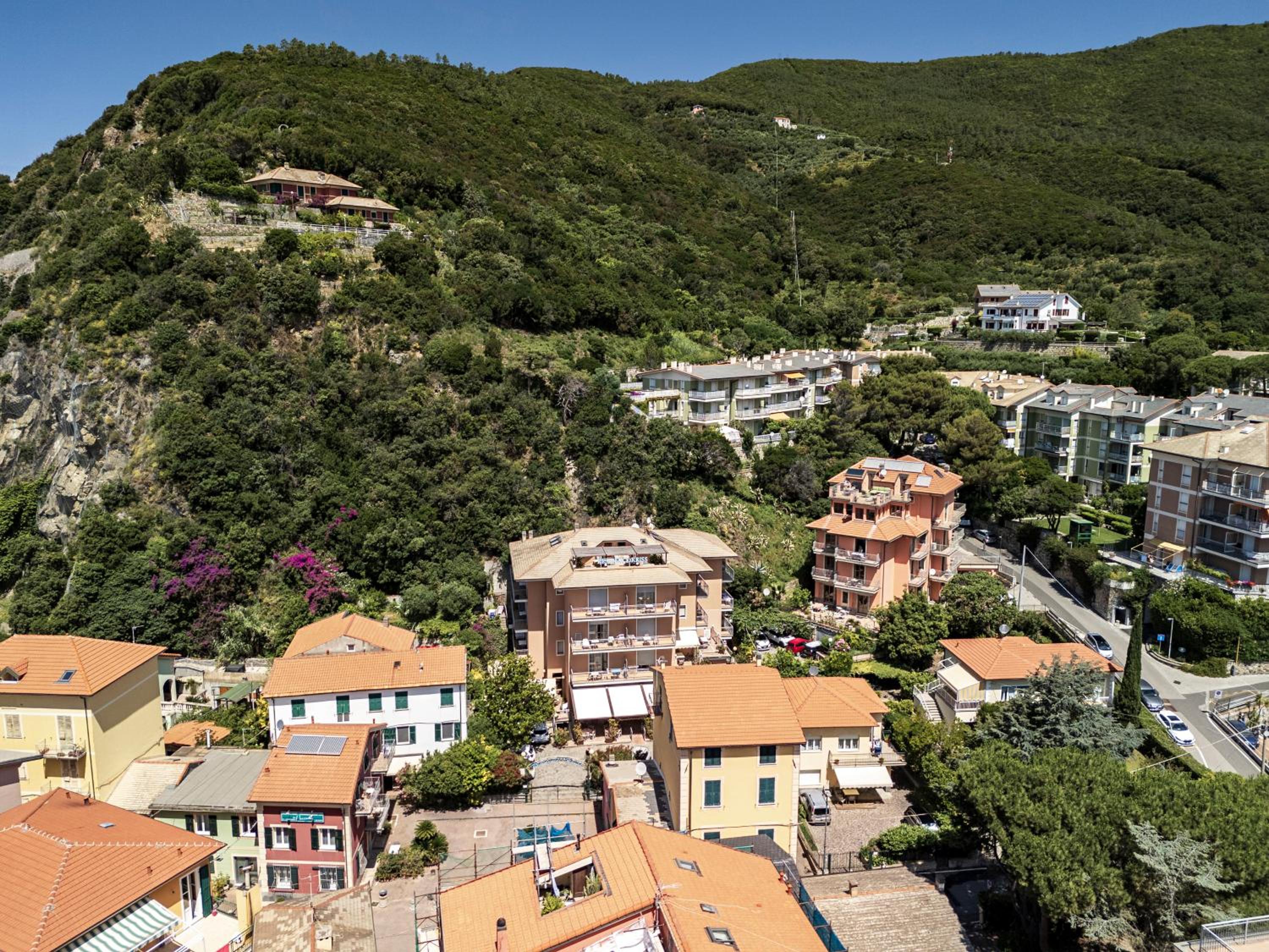 Kriss Apartments