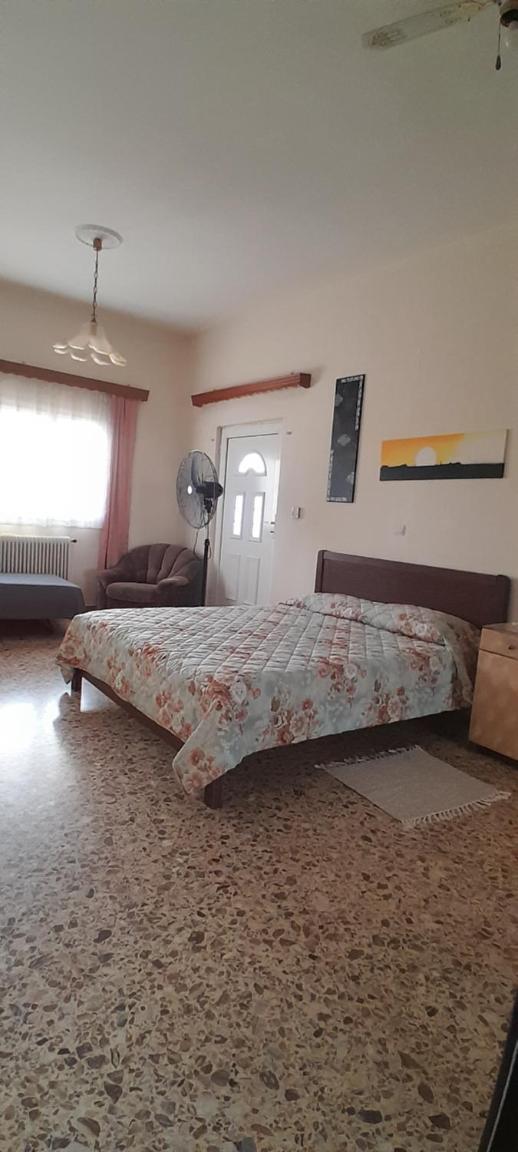 Nondis House