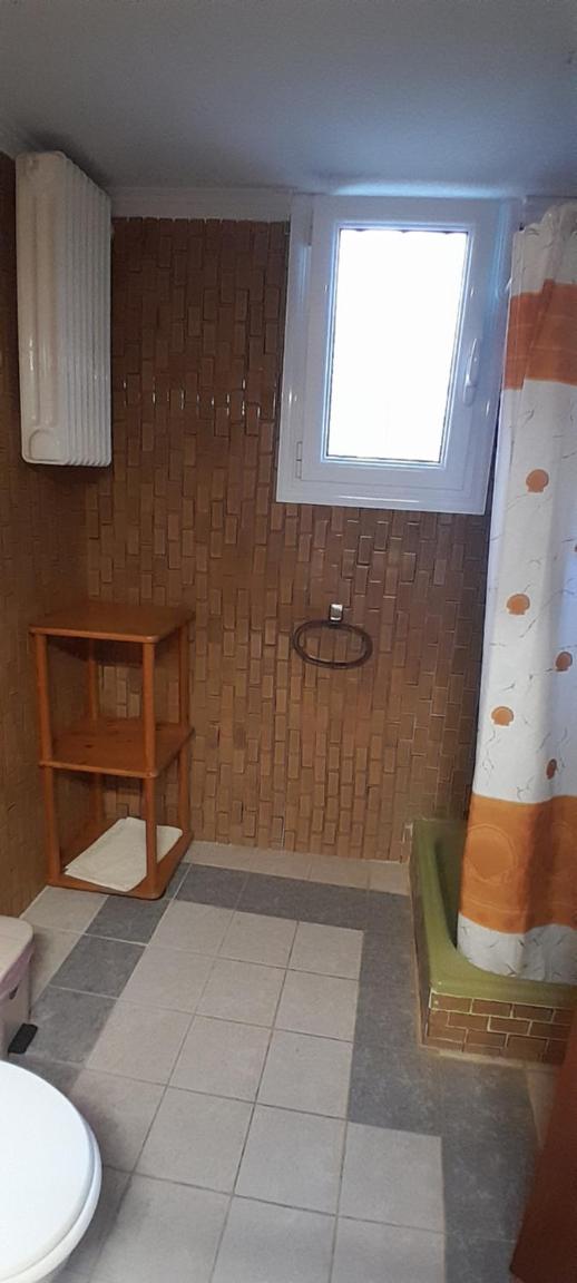 Nondis House