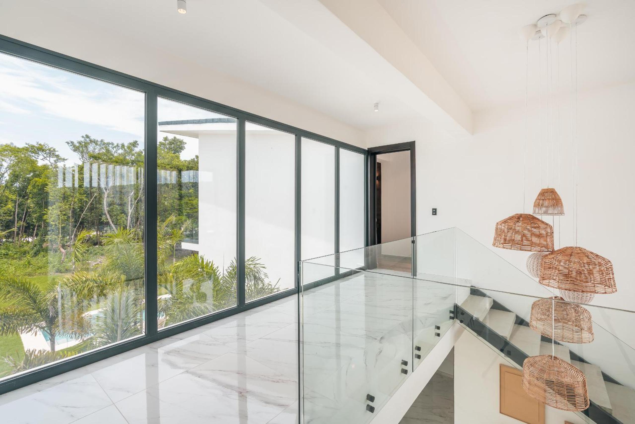 Magnificent villa with maid and pool at Caleton