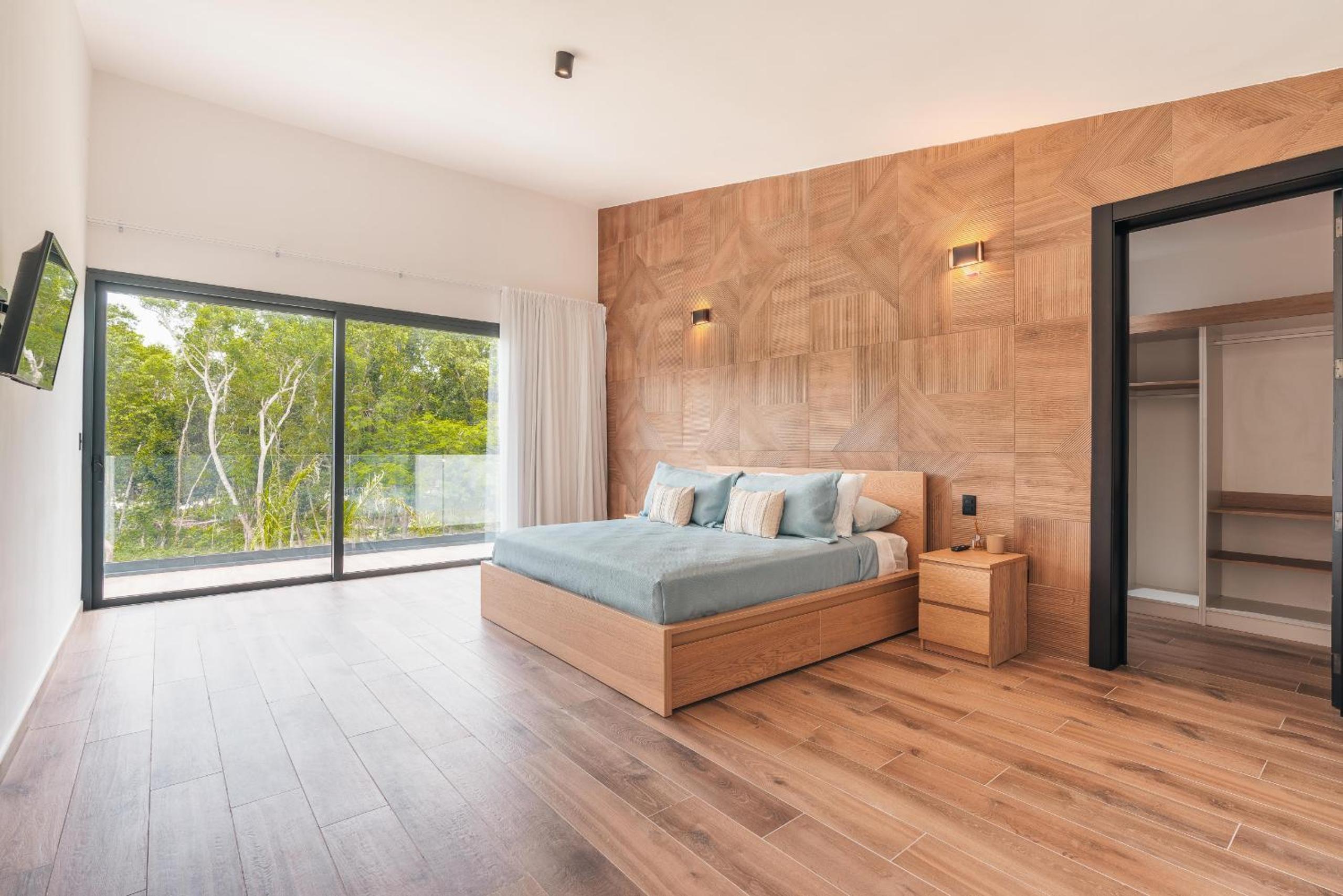 Magnificent villa with maid and pool at Caleton