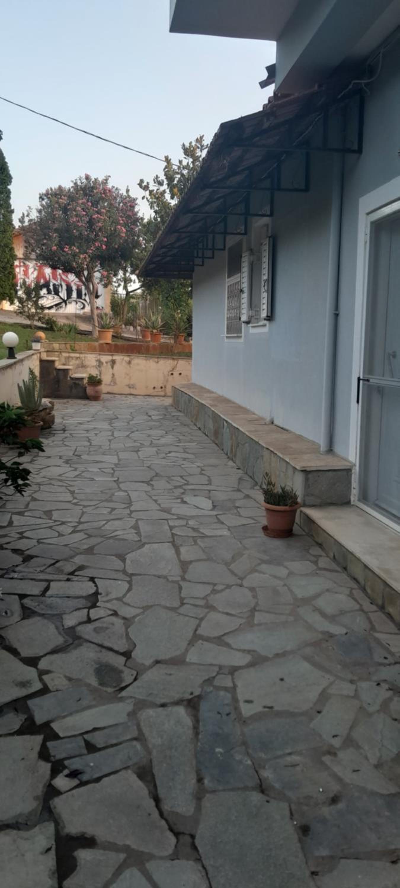 Nondis House