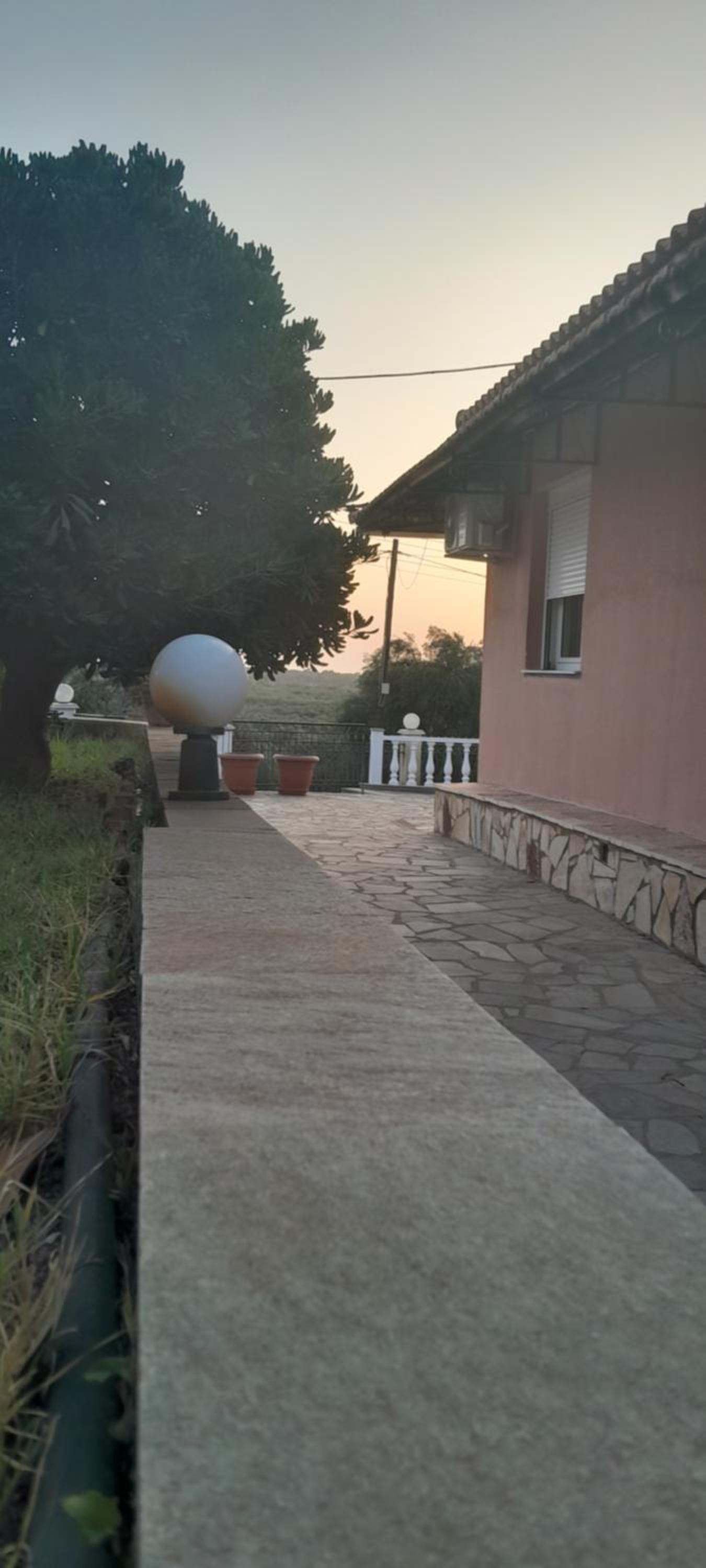 Nondis House