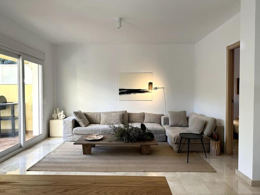 Villa Amarilla - basen, palmy, morze view 5
