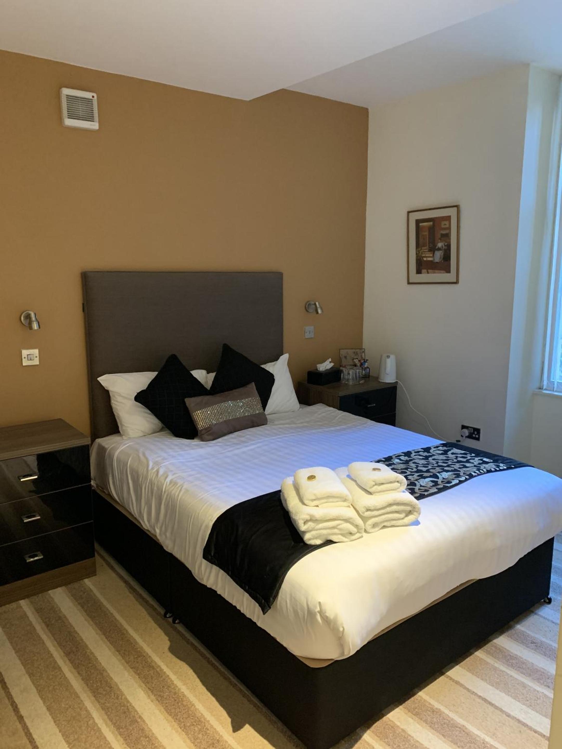 High Tor Hotel