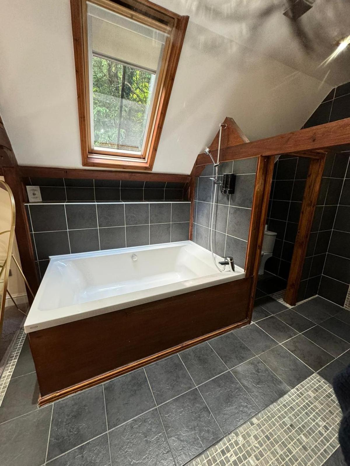 High Tor Hotel