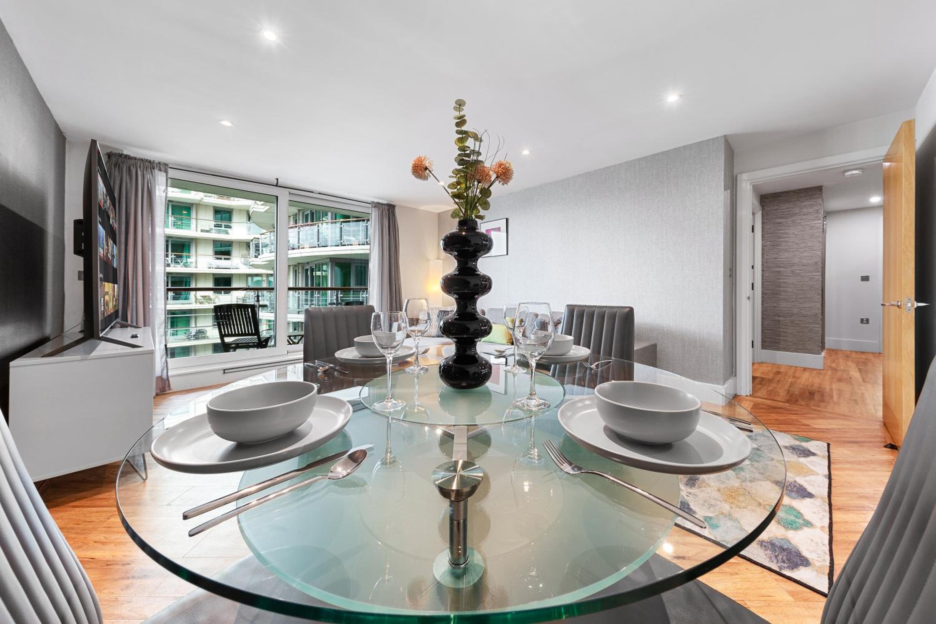 Vauxhall large 2bedroom Central London with amazing River View Panoramic Balcony