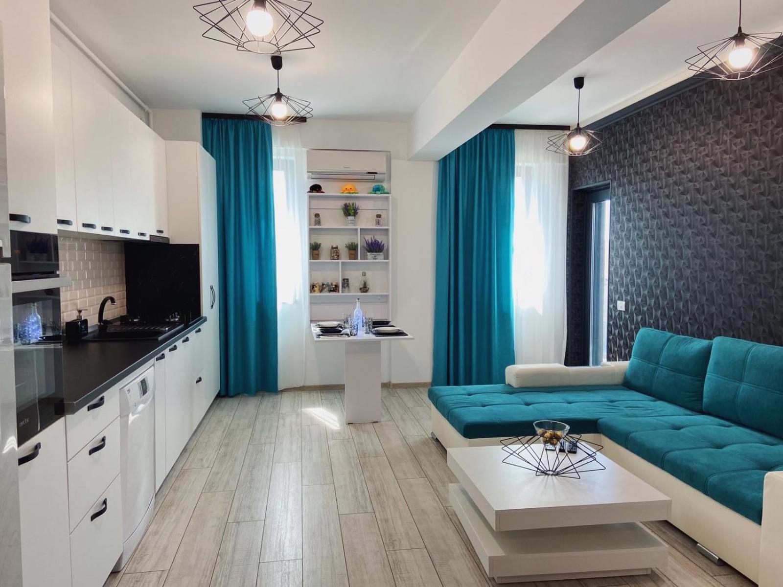 Amely Apartments Mamaia Nord by Building Stefan view 5