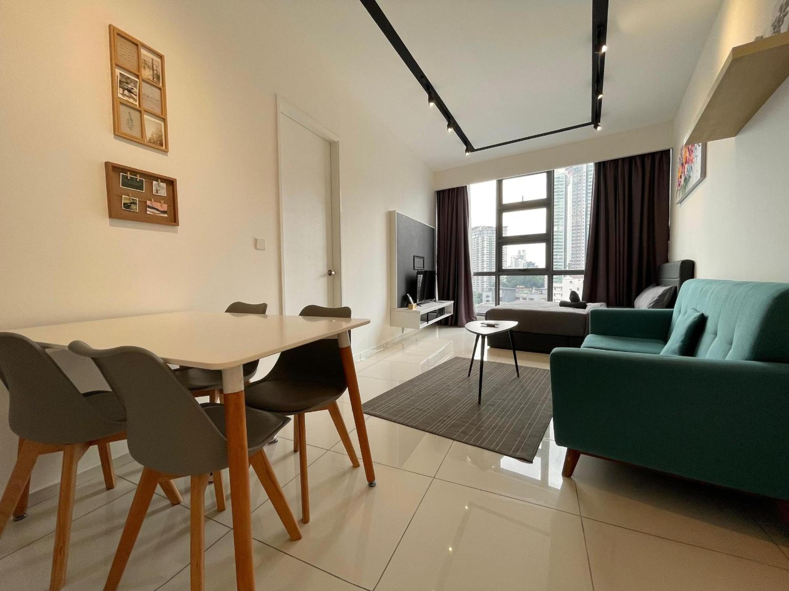 The Robertson-Bukit Bintang by PILLOWTALKS