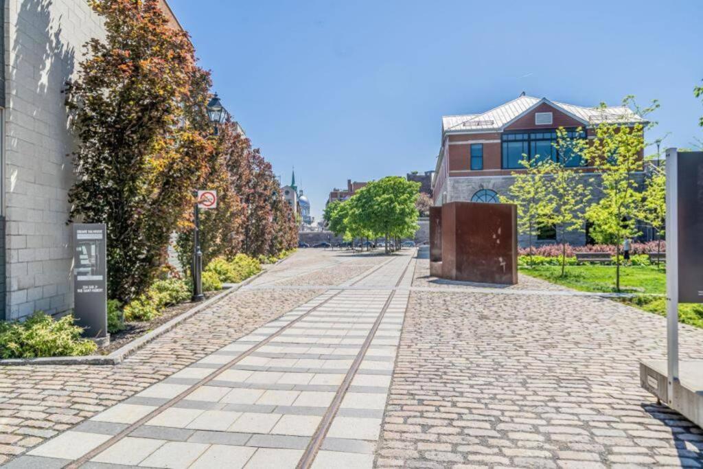 Charming Old Port Escape MTL