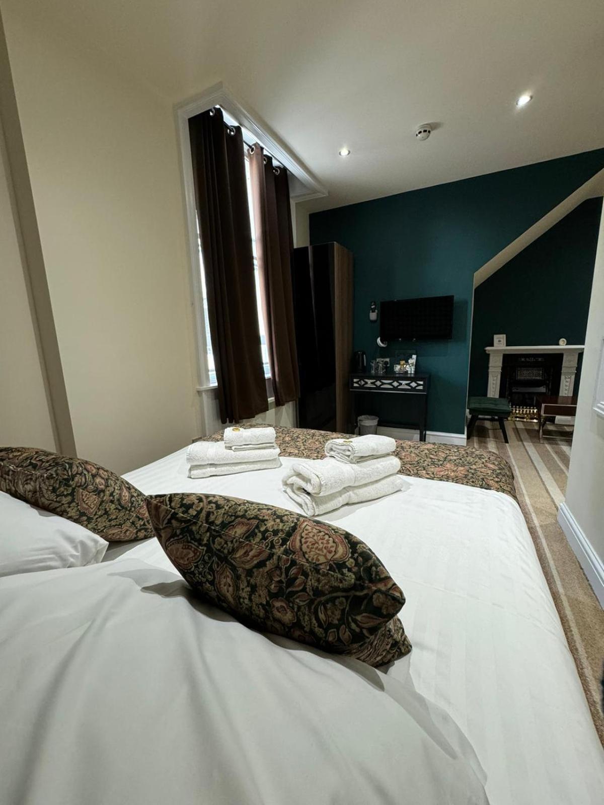 High Tor Hotel