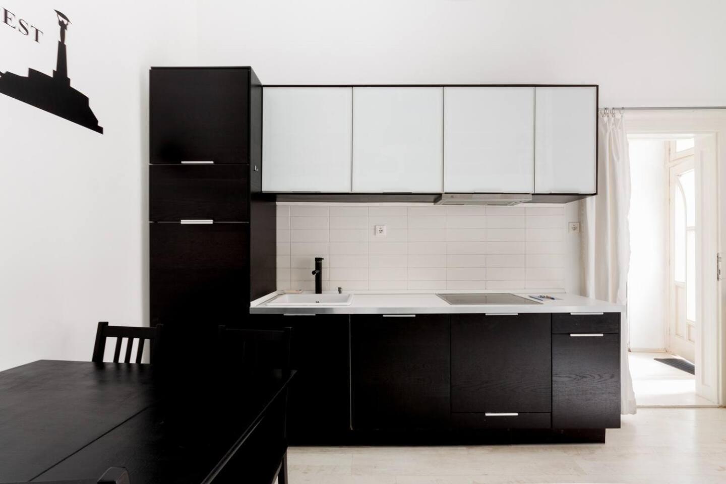 Black&White Apartment