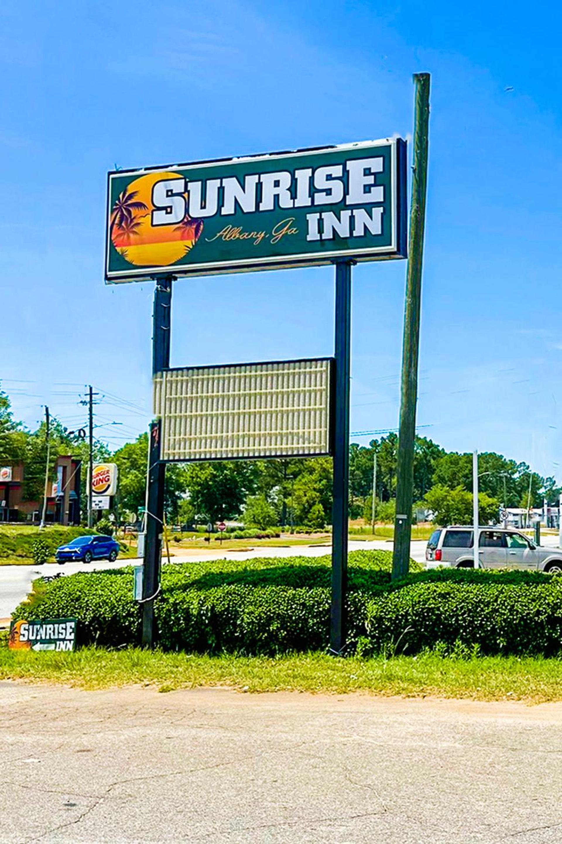 Sunrise Inn By OYO Albany view 2