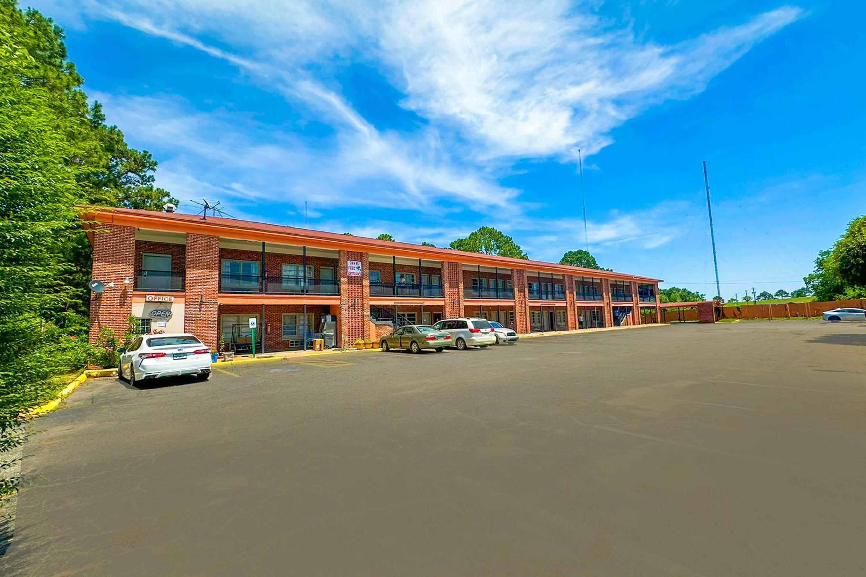Sunrise Inn By OYO Albany view 5