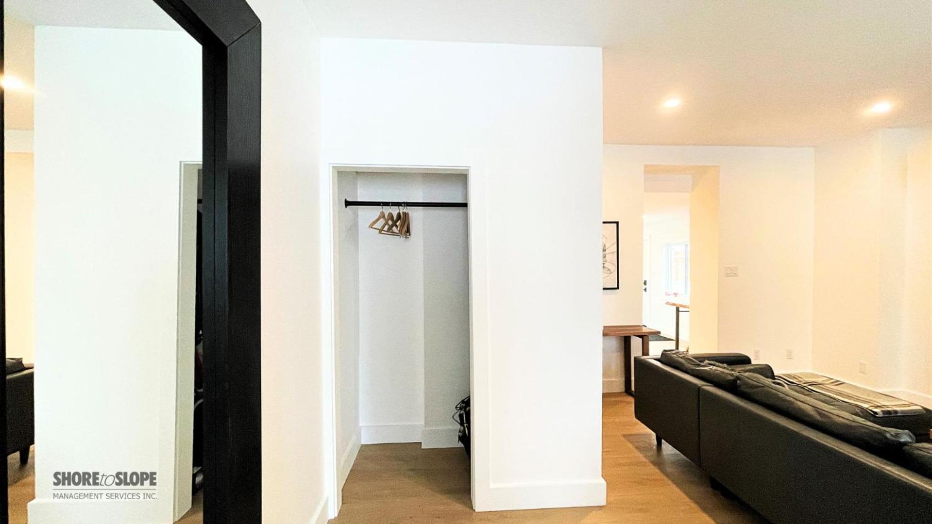 The 1883 Century Flat Suite