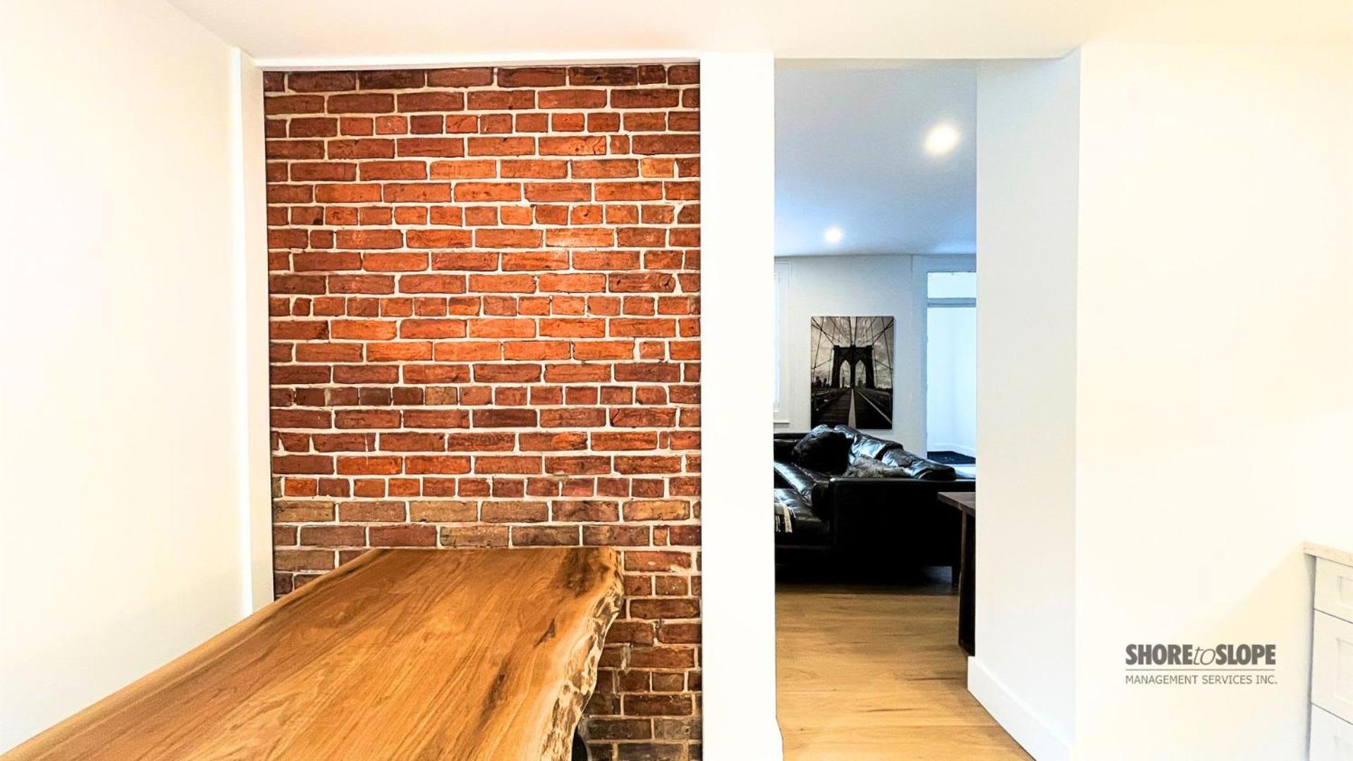 The 1883 Century Flat Suite