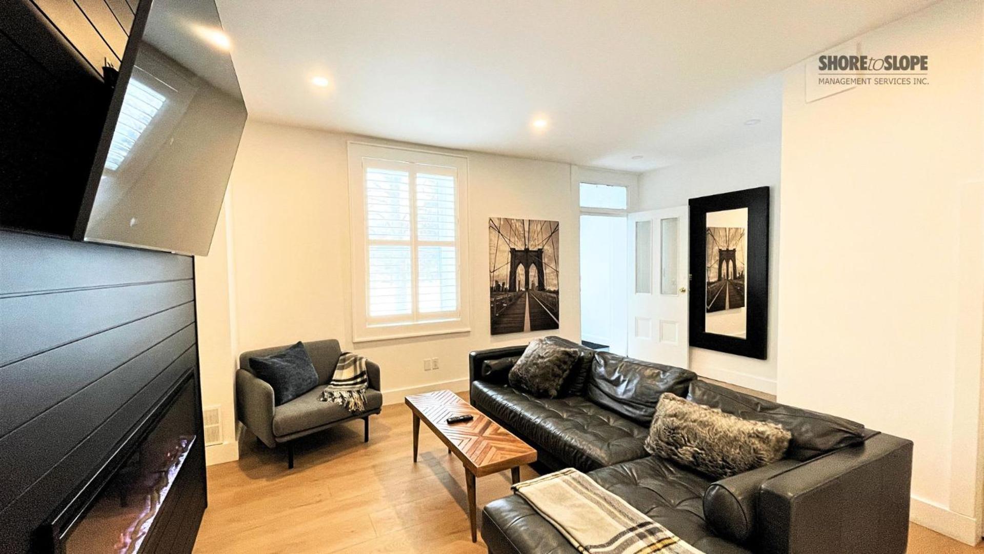 The 1883 Century Flat Suite
