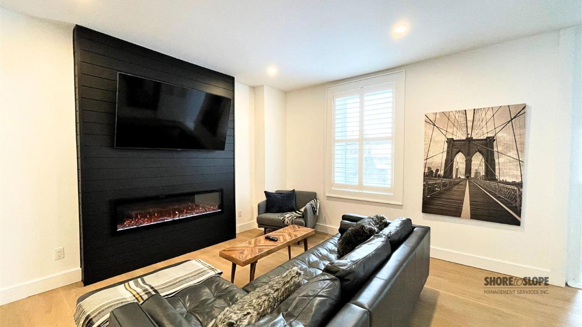 The 1883 Century Flat Suite