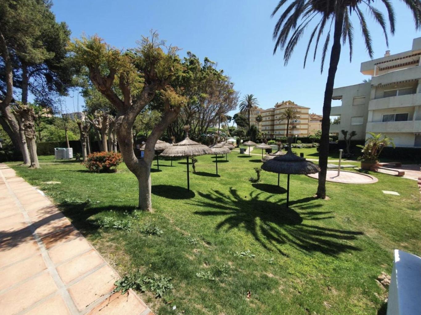 Benalbeach playa - Tu hogar frente al mar, complejo 4 piscinas
