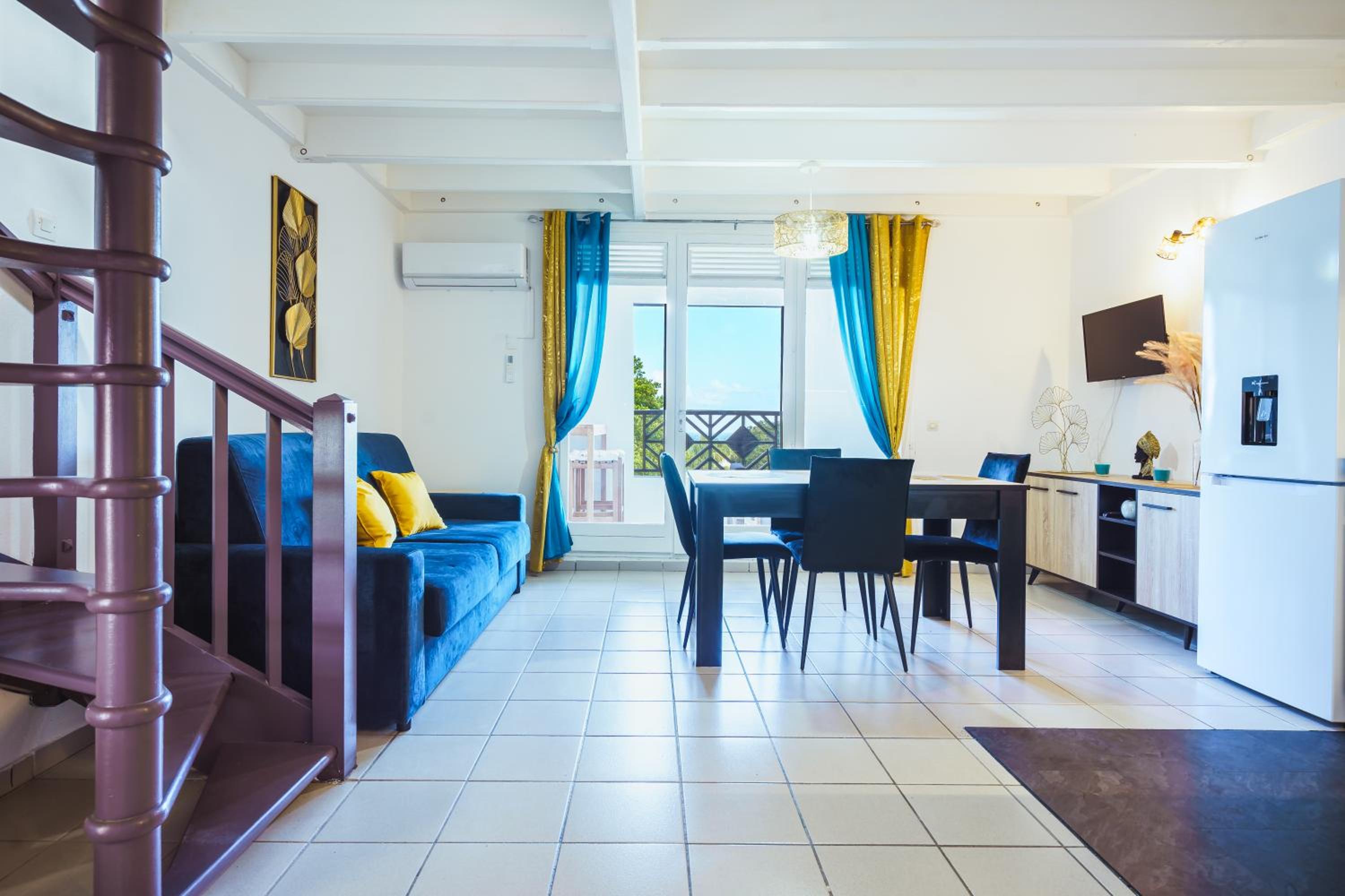 Charmant duplex avec vue mer et piscine - Le Goyave view 5